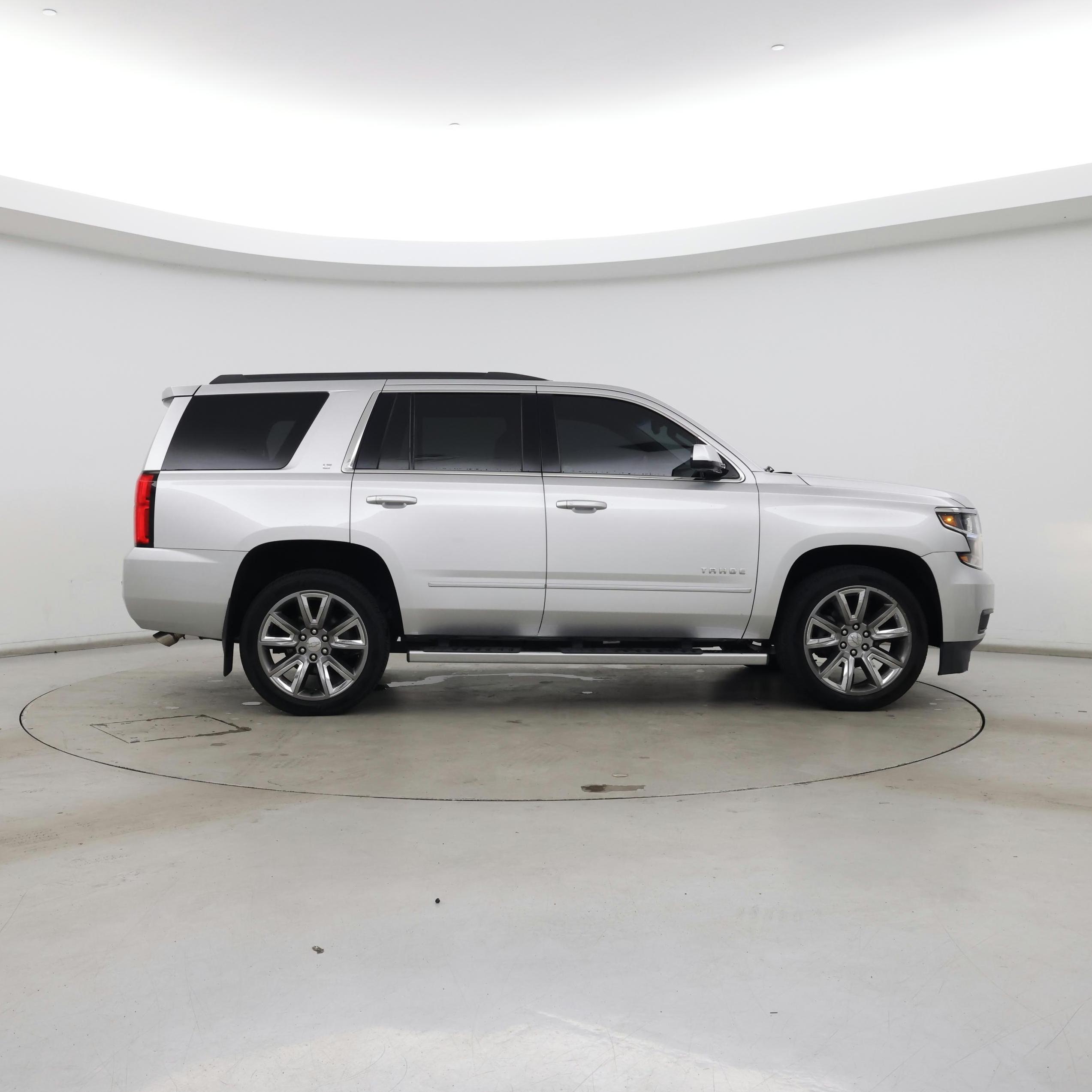 Thumbnail: 2018 Chevrolet Tahoe - 7