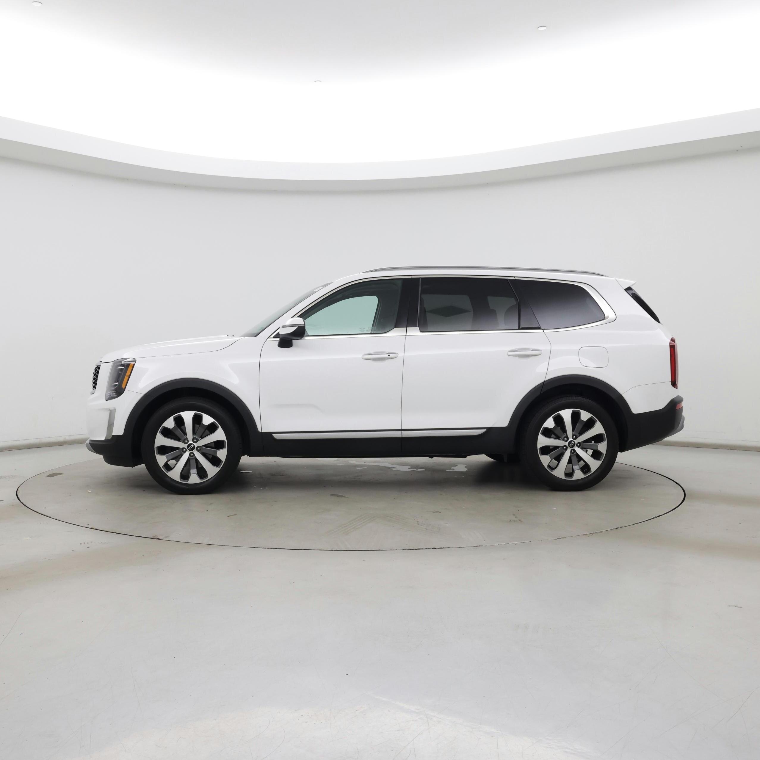 Thumbnail: 2020 Kia Telluride - 3