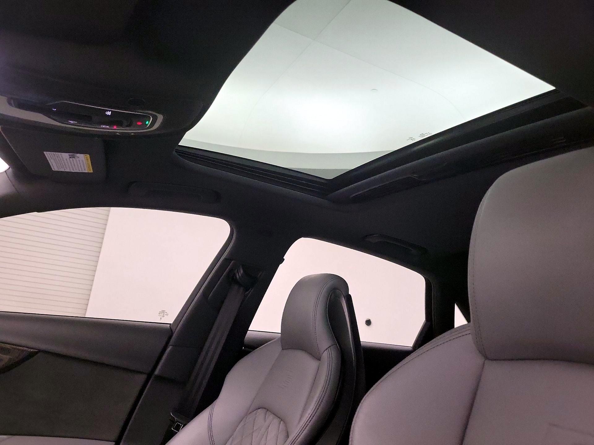 Thumbnail: 2023 Audi S4 - 17