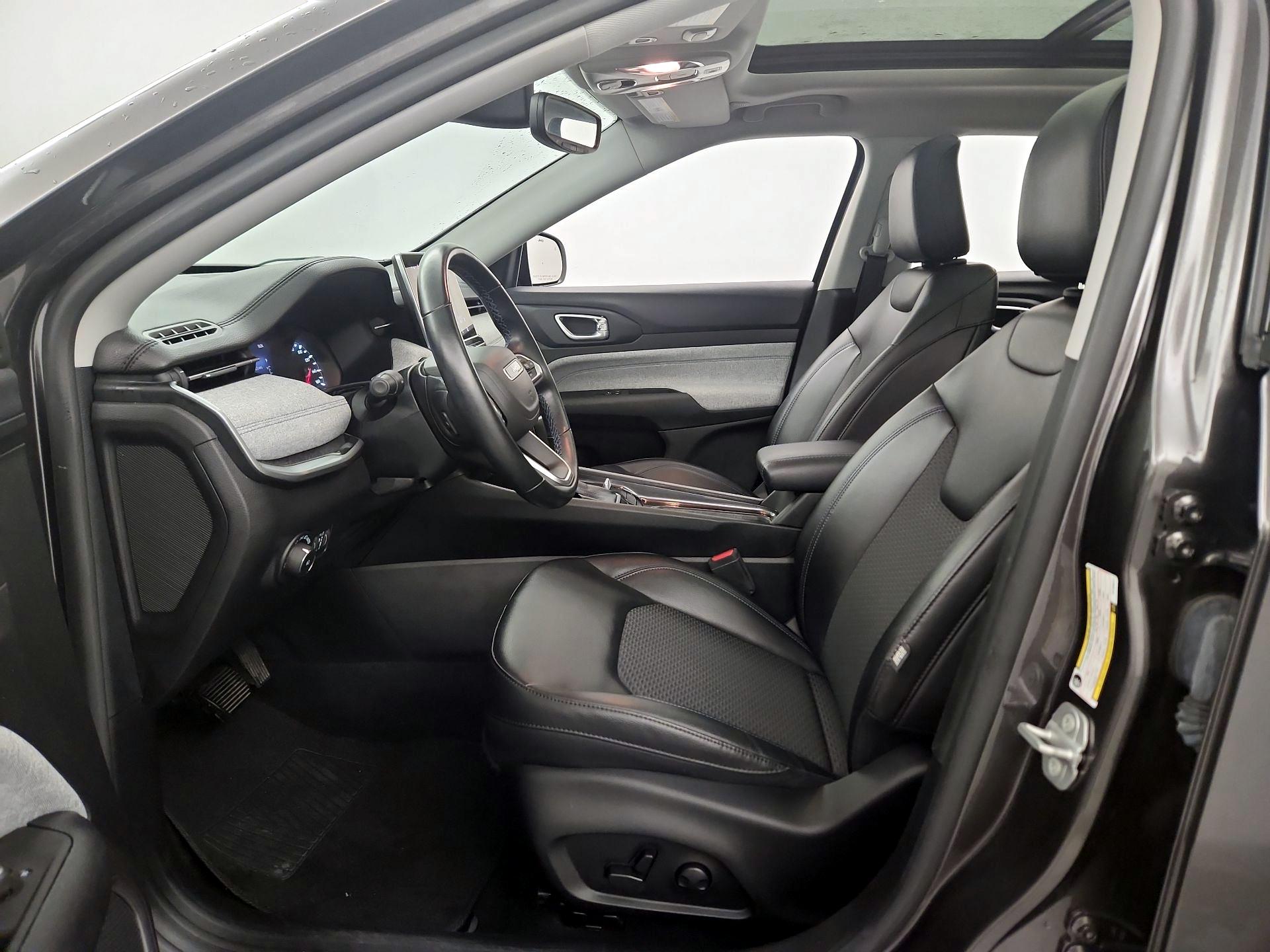 Thumbnail: 2022 Jeep Compass - 11