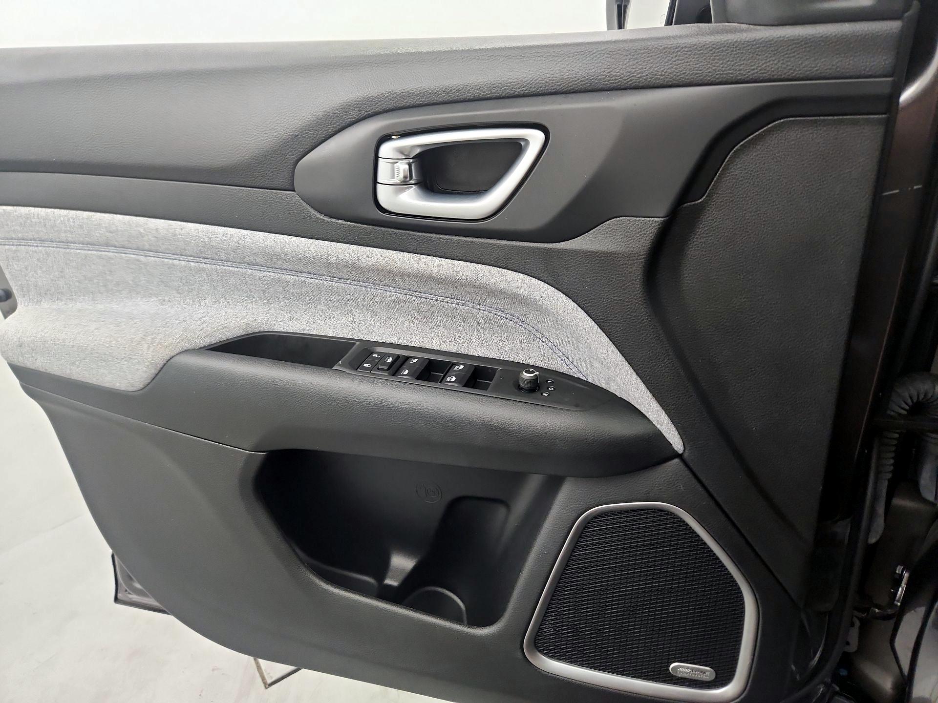 Thumbnail: 2022 Jeep Compass - 12
