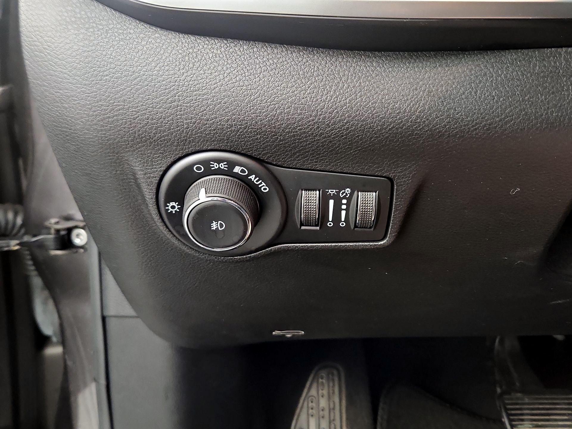 Thumbnail: 2022 Jeep Compass - 13
