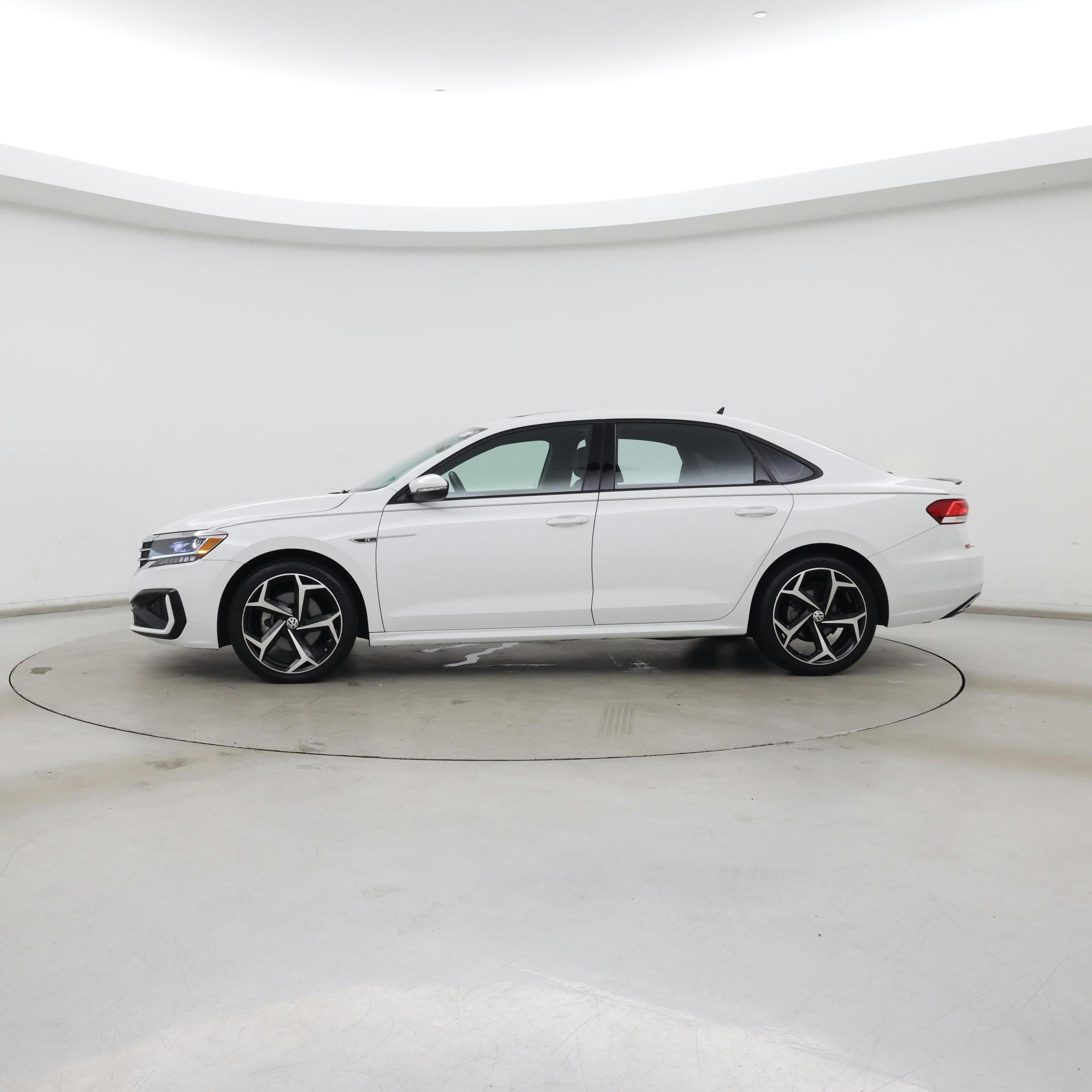 Thumbnail: 2022 Volkswagen Passat - 3