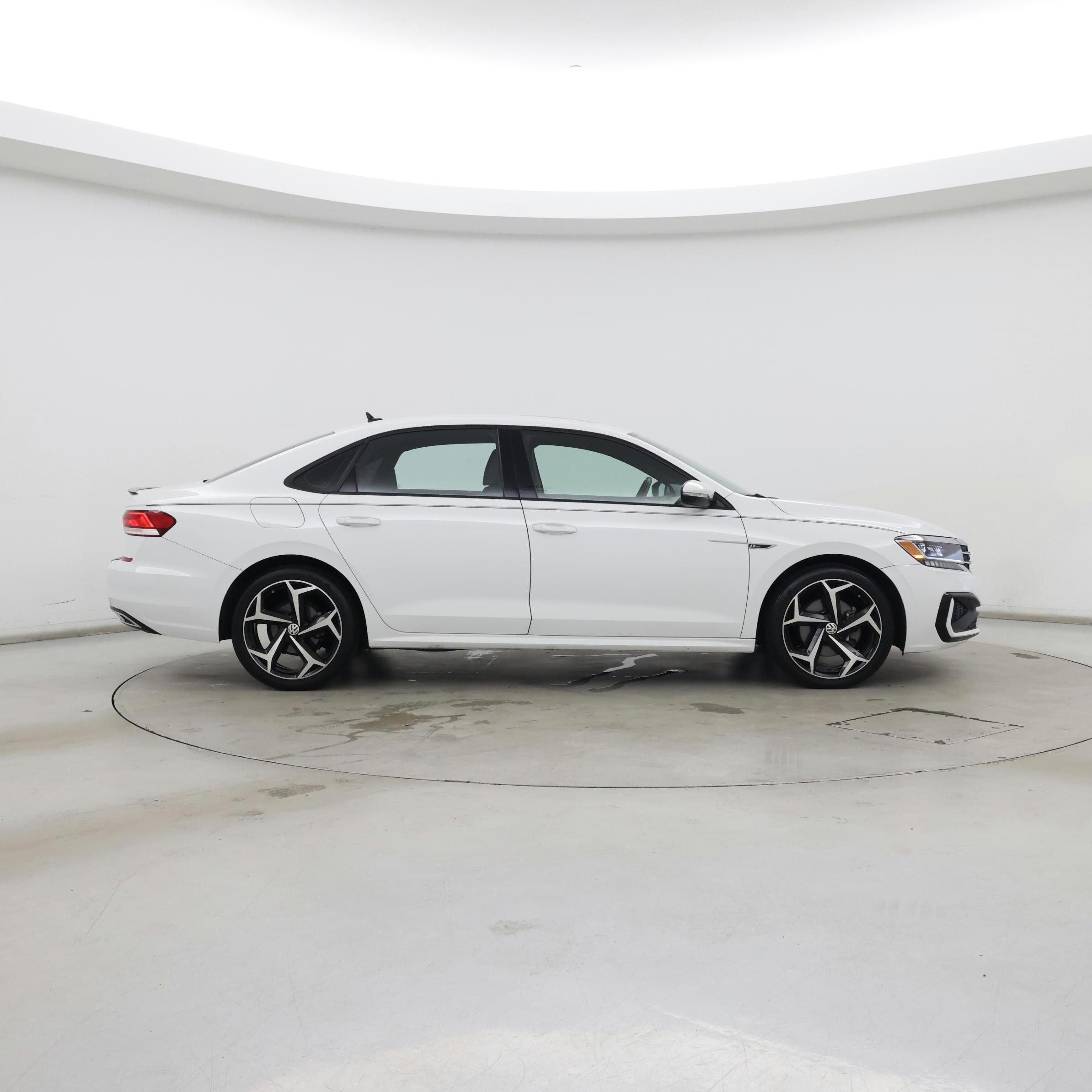Thumbnail: 2022 Volkswagen Passat - 7