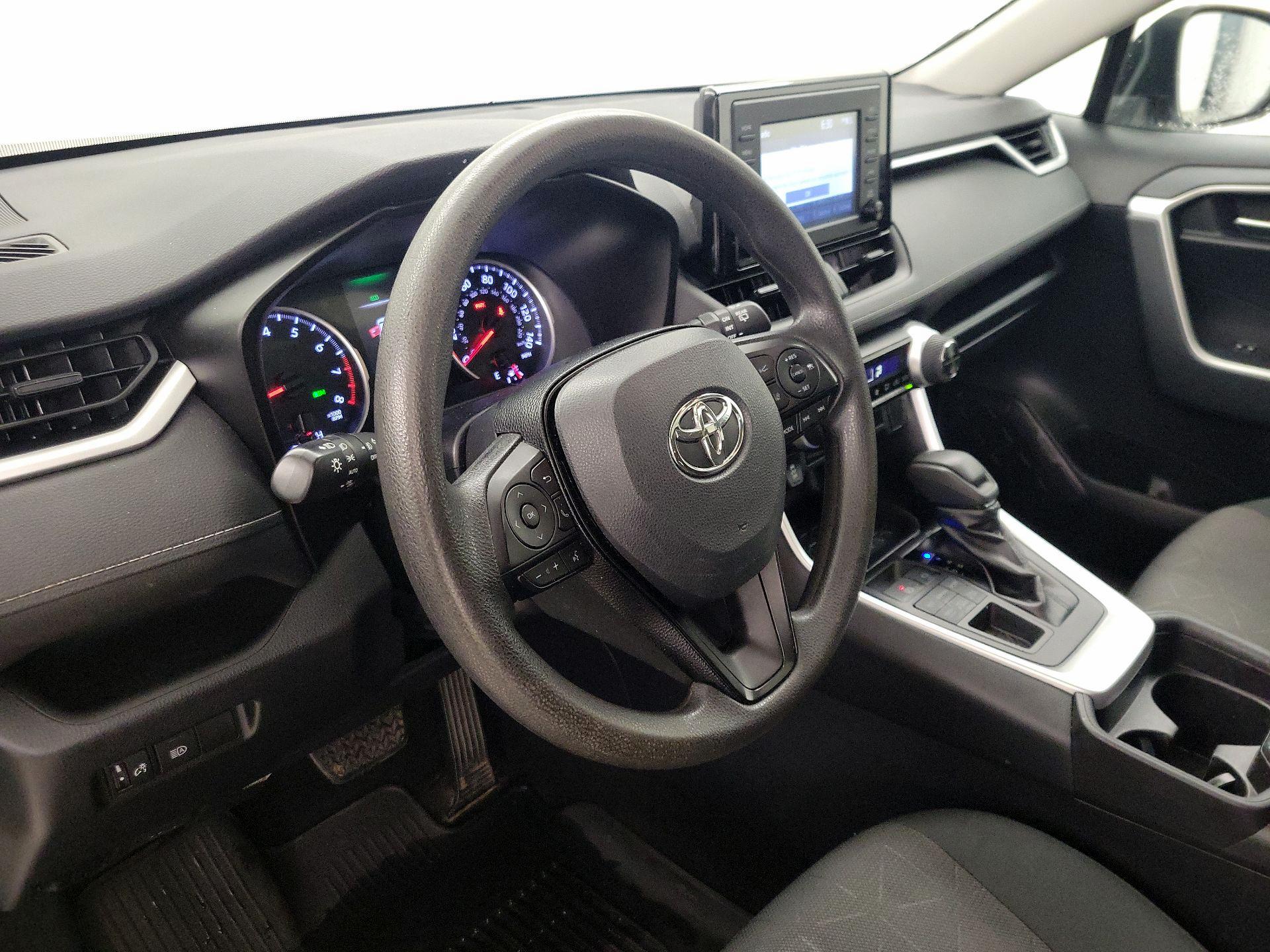 Thumbnail: 2019 Toyota RAV4 - 9