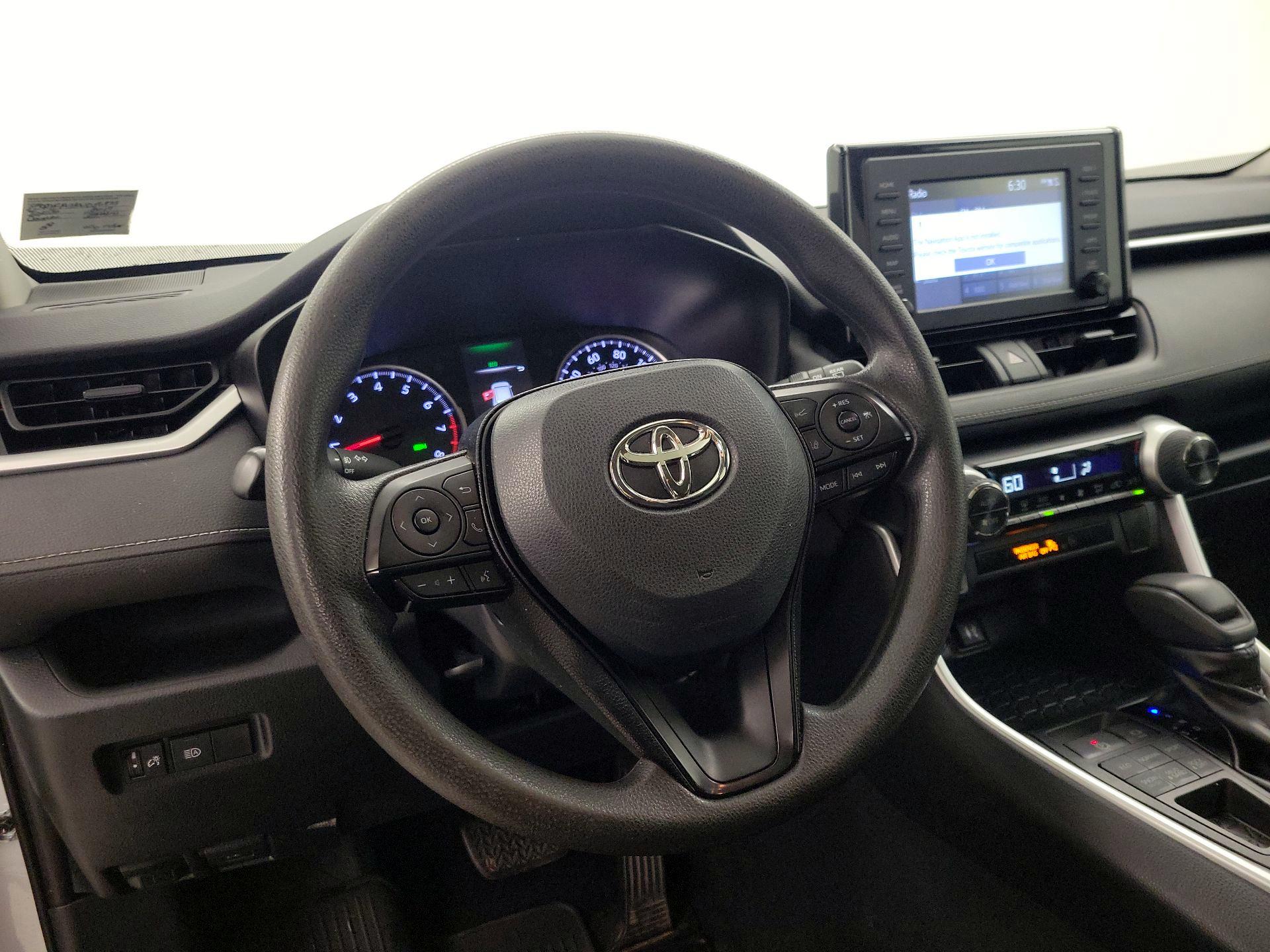 Thumbnail: 2019 Toyota RAV4 - 10