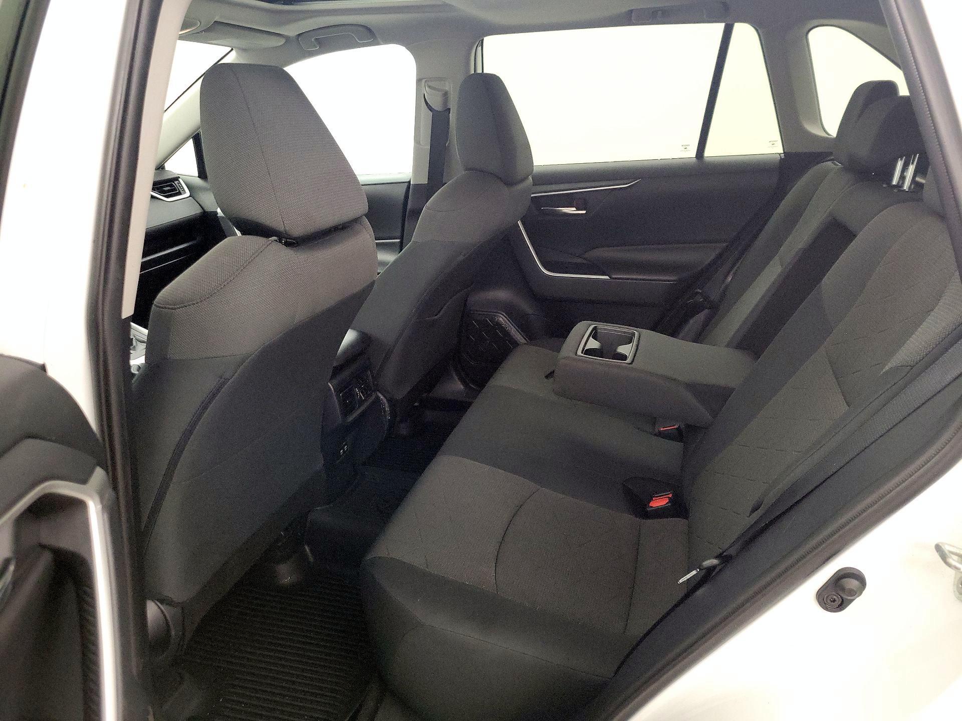 Thumbnail: 2019 Toyota RAV4 - 20