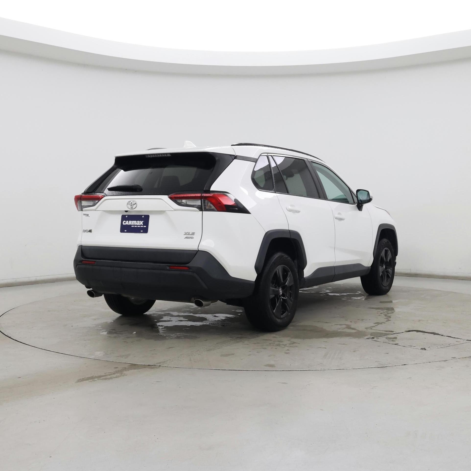 Thumbnail: 2019 Toyota RAV4 - 8