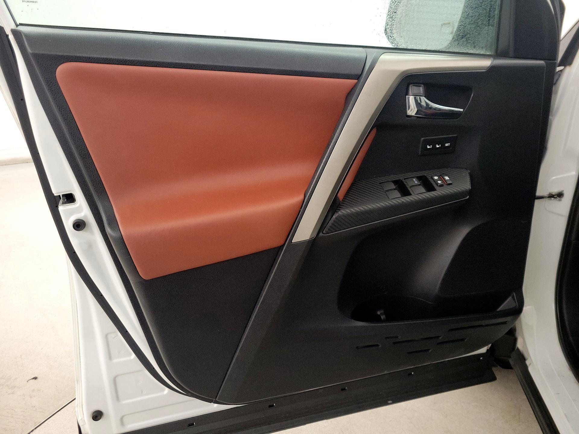 Thumbnail: 2014 Toyota RAV4 - 12