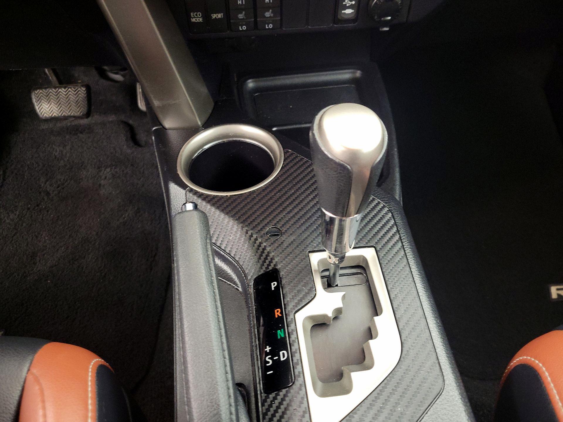 Thumbnail: 2014 Toyota RAV4 - 17