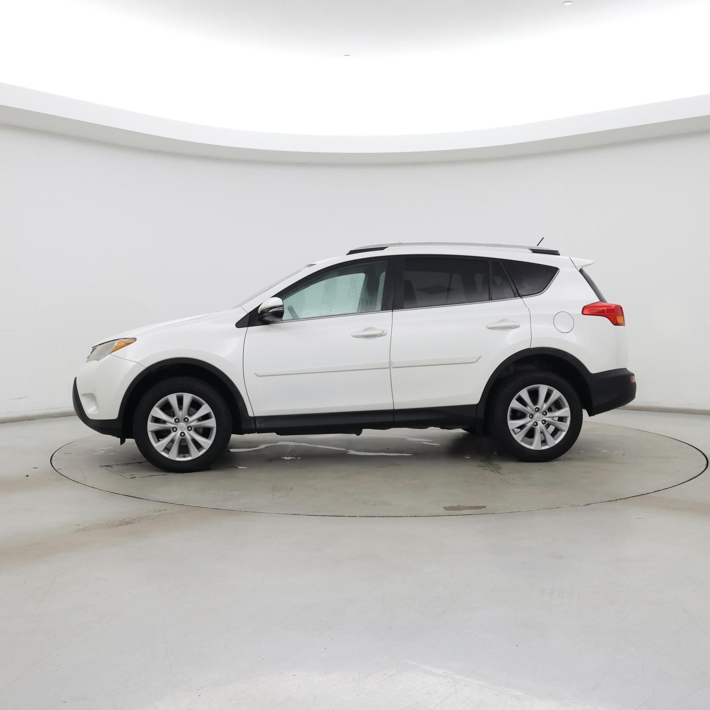 Thumbnail: 2014 Toyota RAV4 - 3