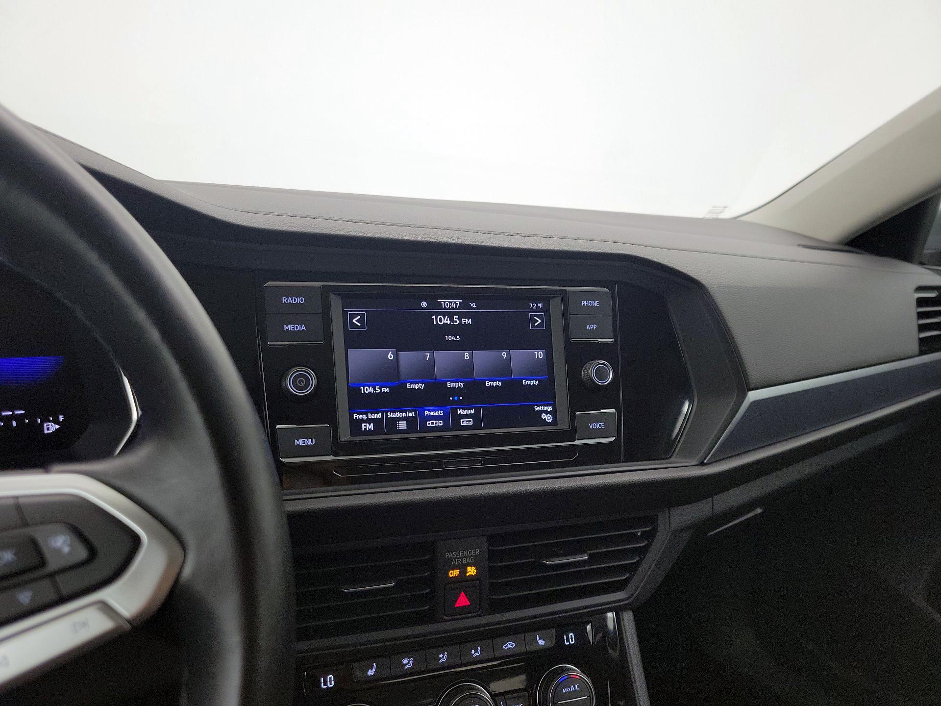 Thumbnail: 2023 Volkswagen Jetta - 15