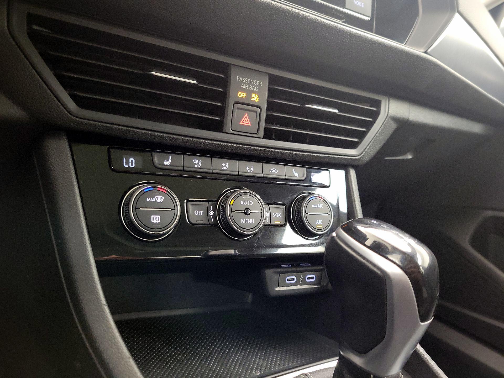 Thumbnail: 2023 Volkswagen Jetta - 16