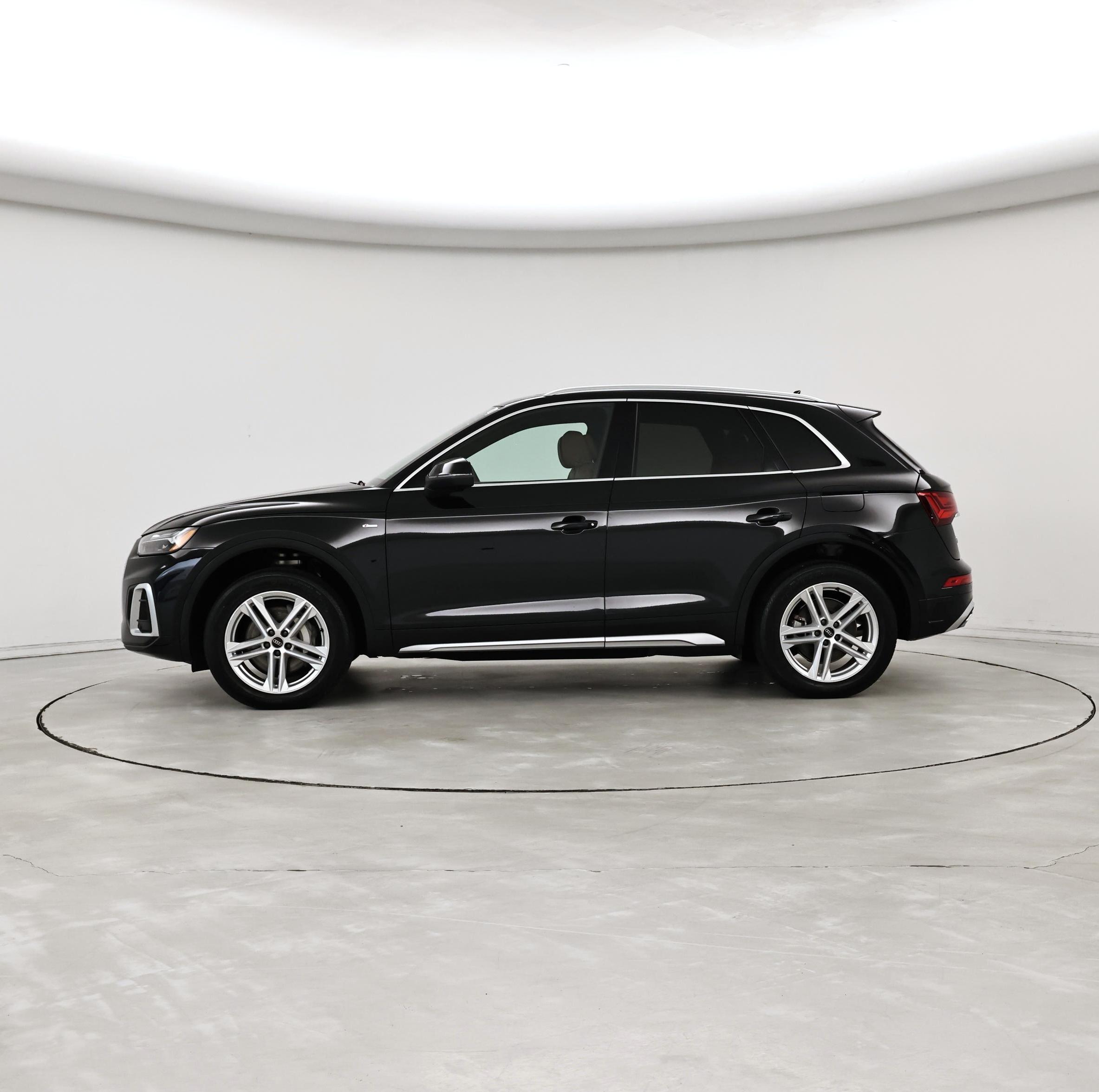 Thumbnail: 2023 Audi Q5 - 3