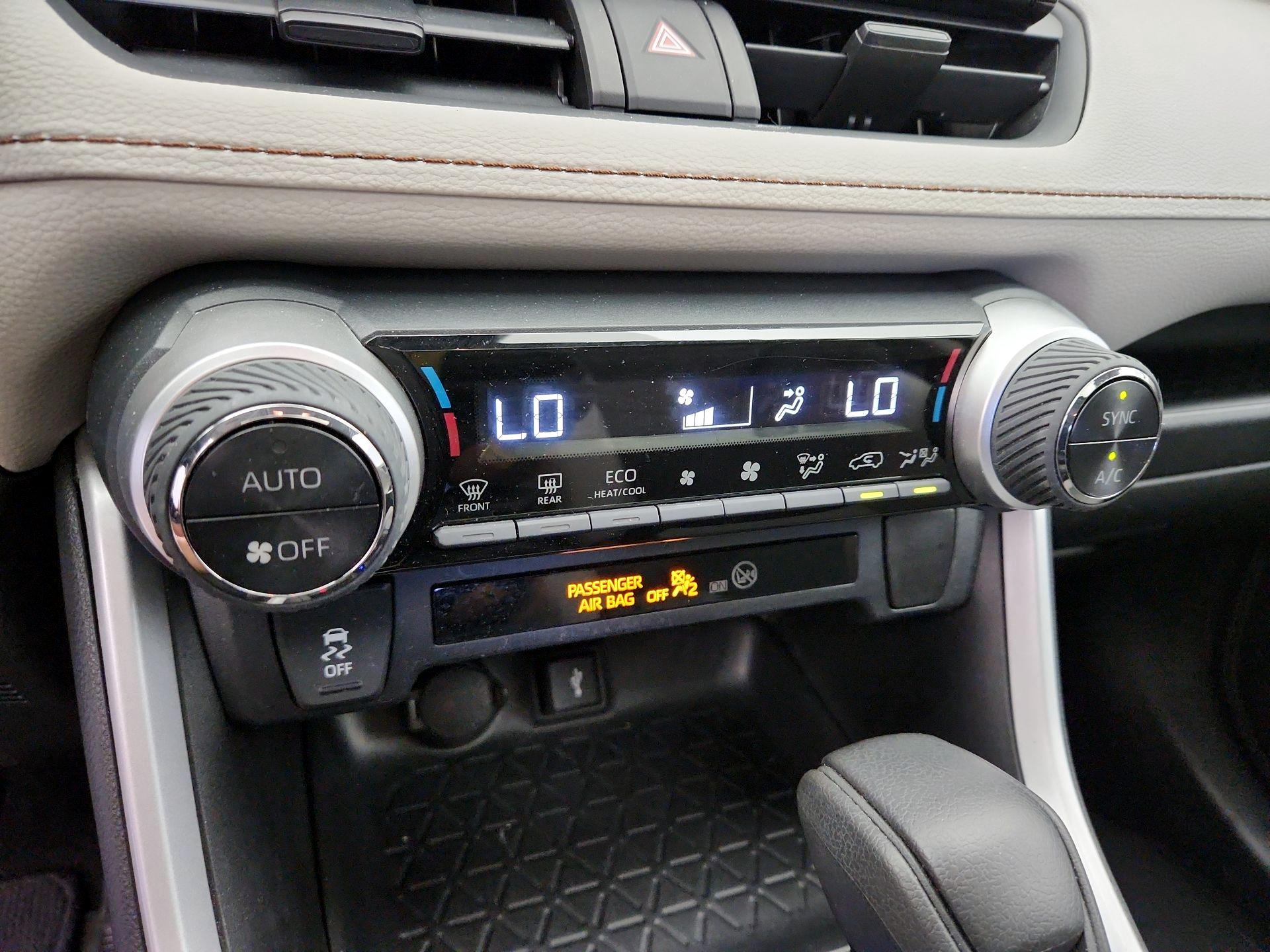 Thumbnail: 2021 Toyota RAV4 - 16