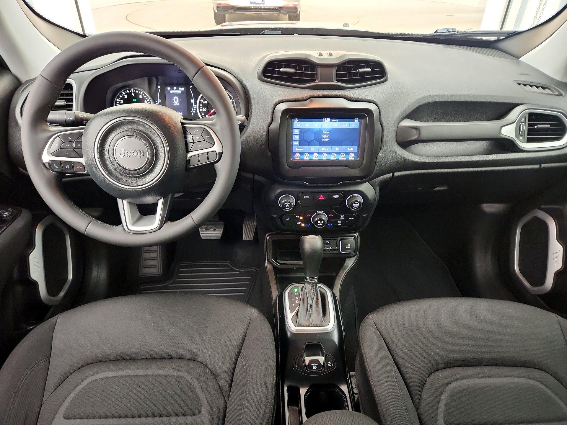 Thumbnail: 2020 Jeep Renegade - 9