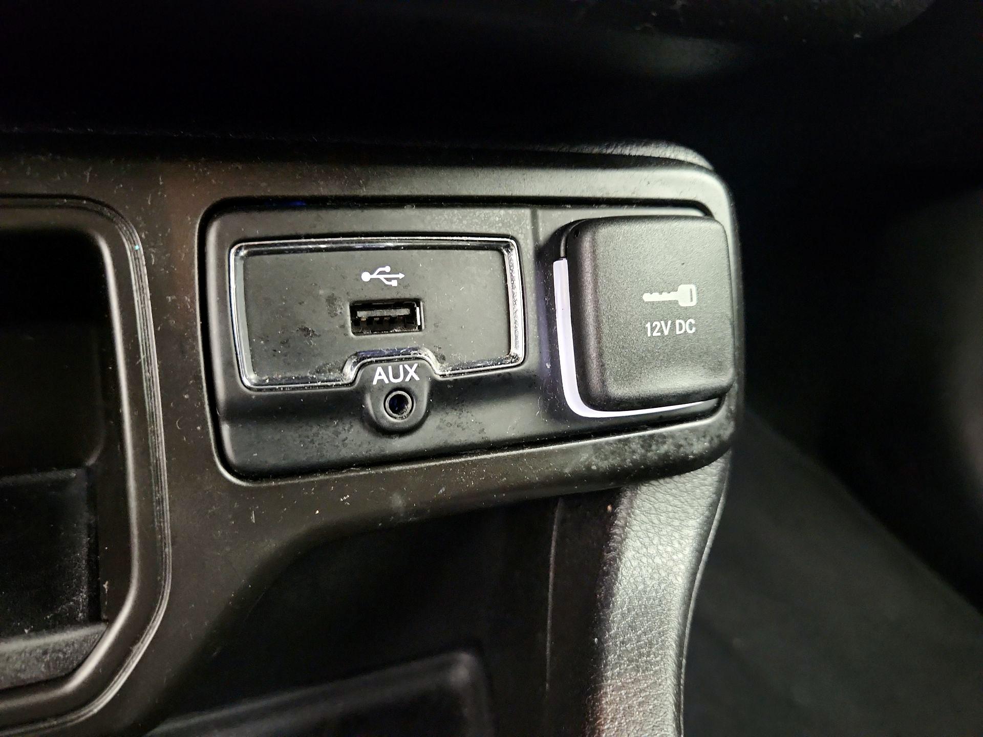 Thumbnail: 2020 Jeep Renegade - 18