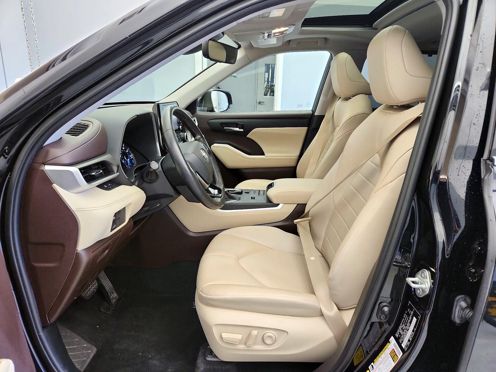 Thumbnail: 2020 Toyota Highlander - 11