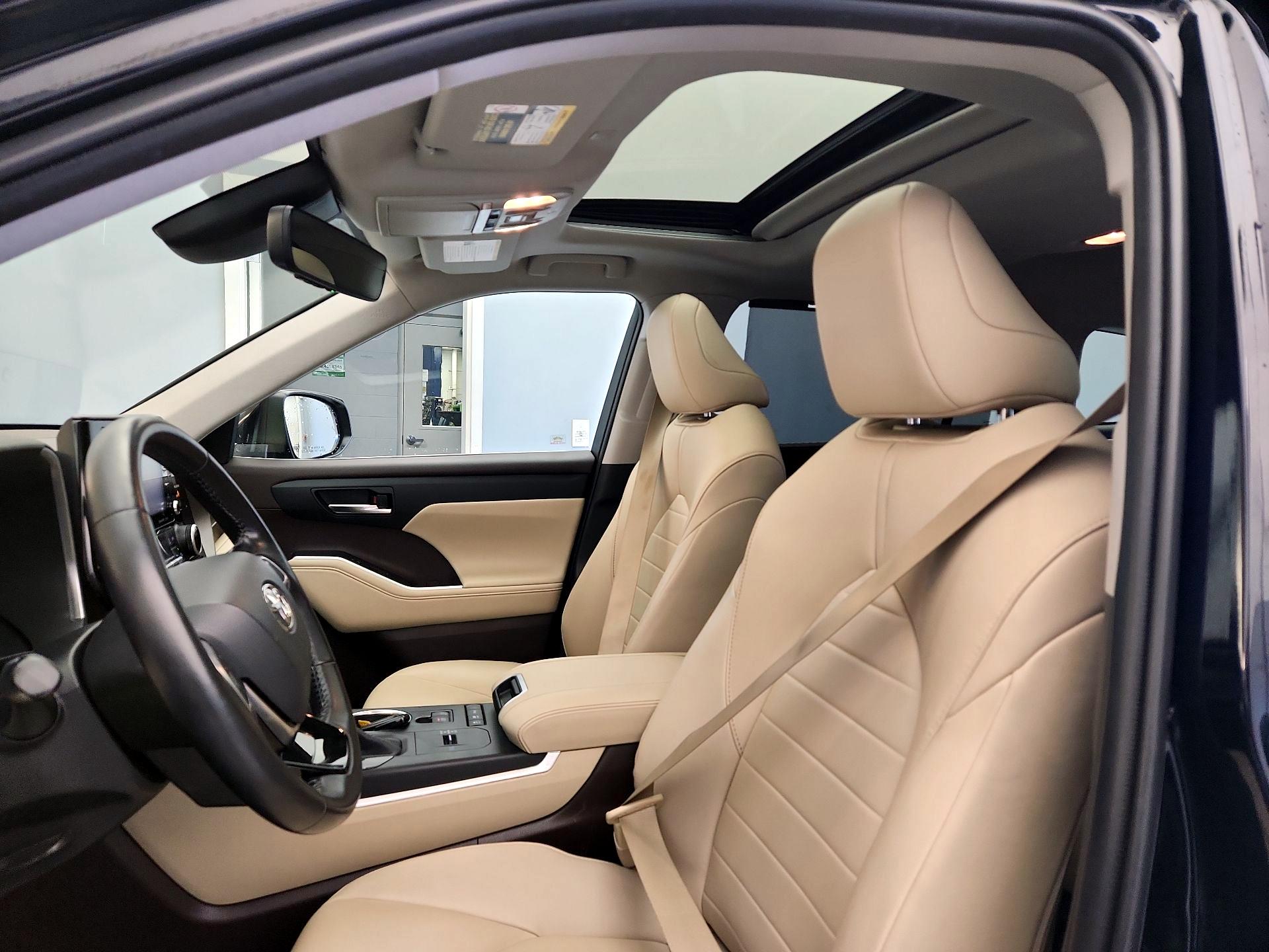 Thumbnail: 2020 Toyota Highlander - 19
