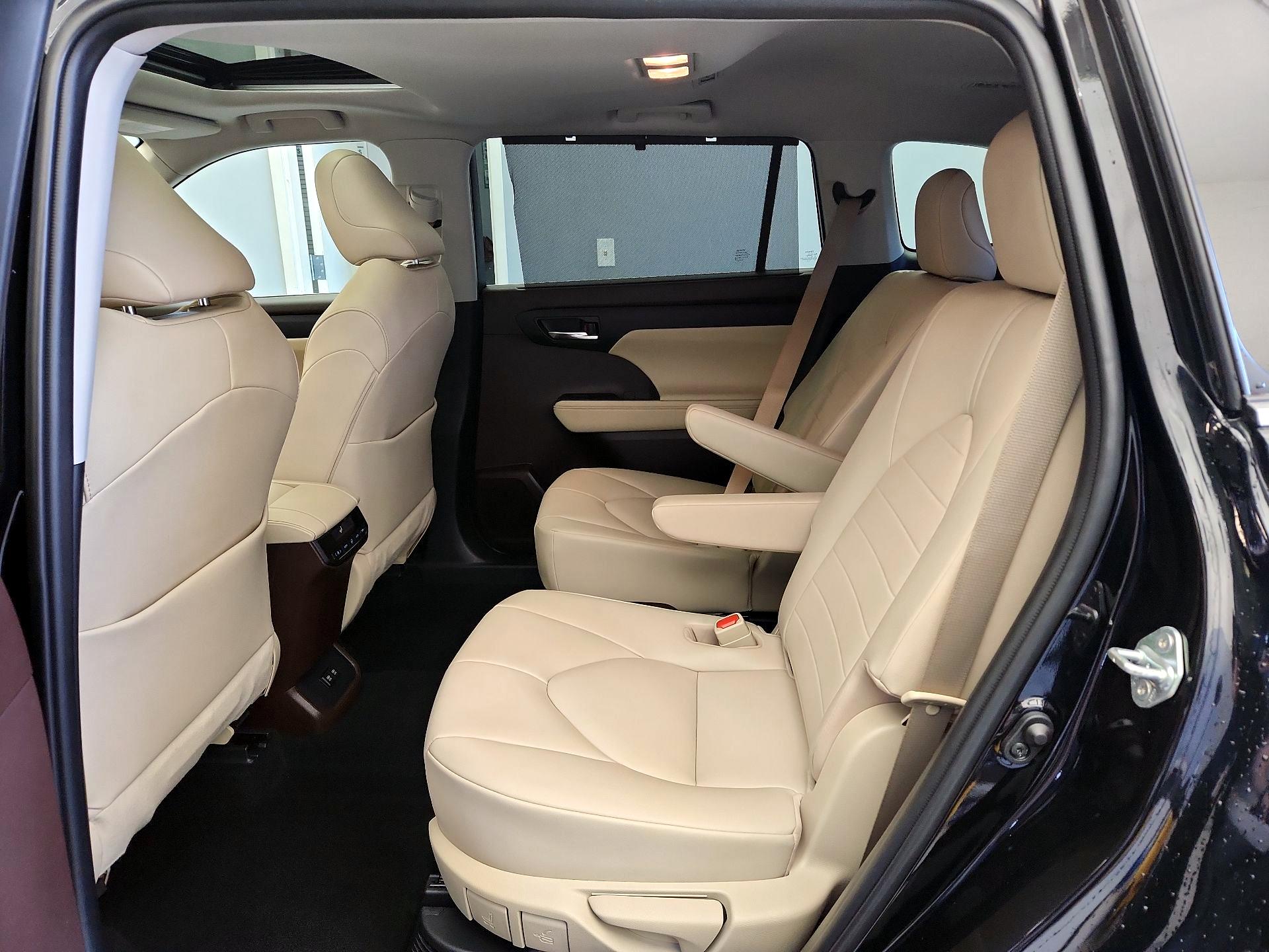 Thumbnail: 2020 Toyota Highlander - 20
