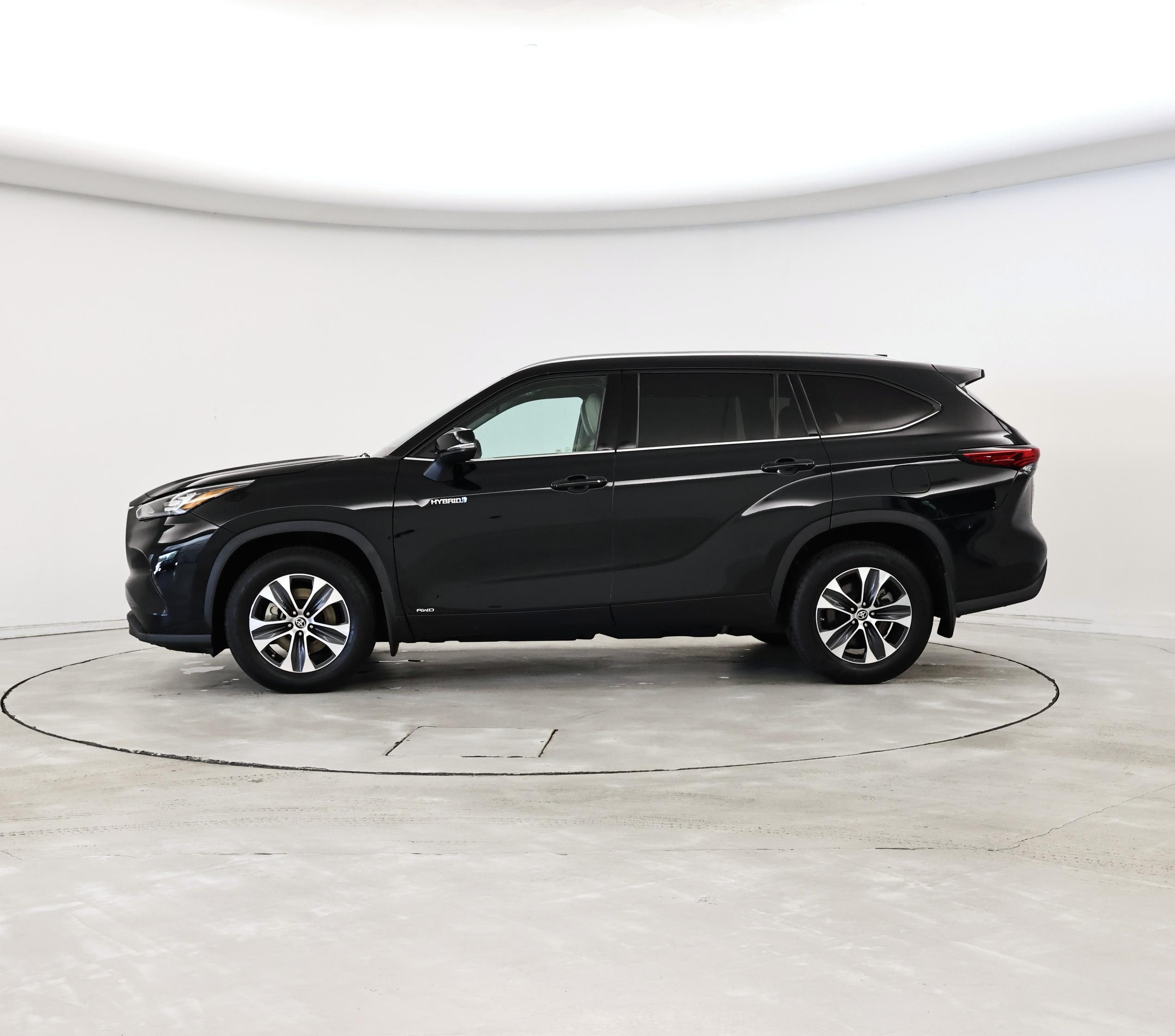 Thumbnail: 2020 Toyota Highlander - 3