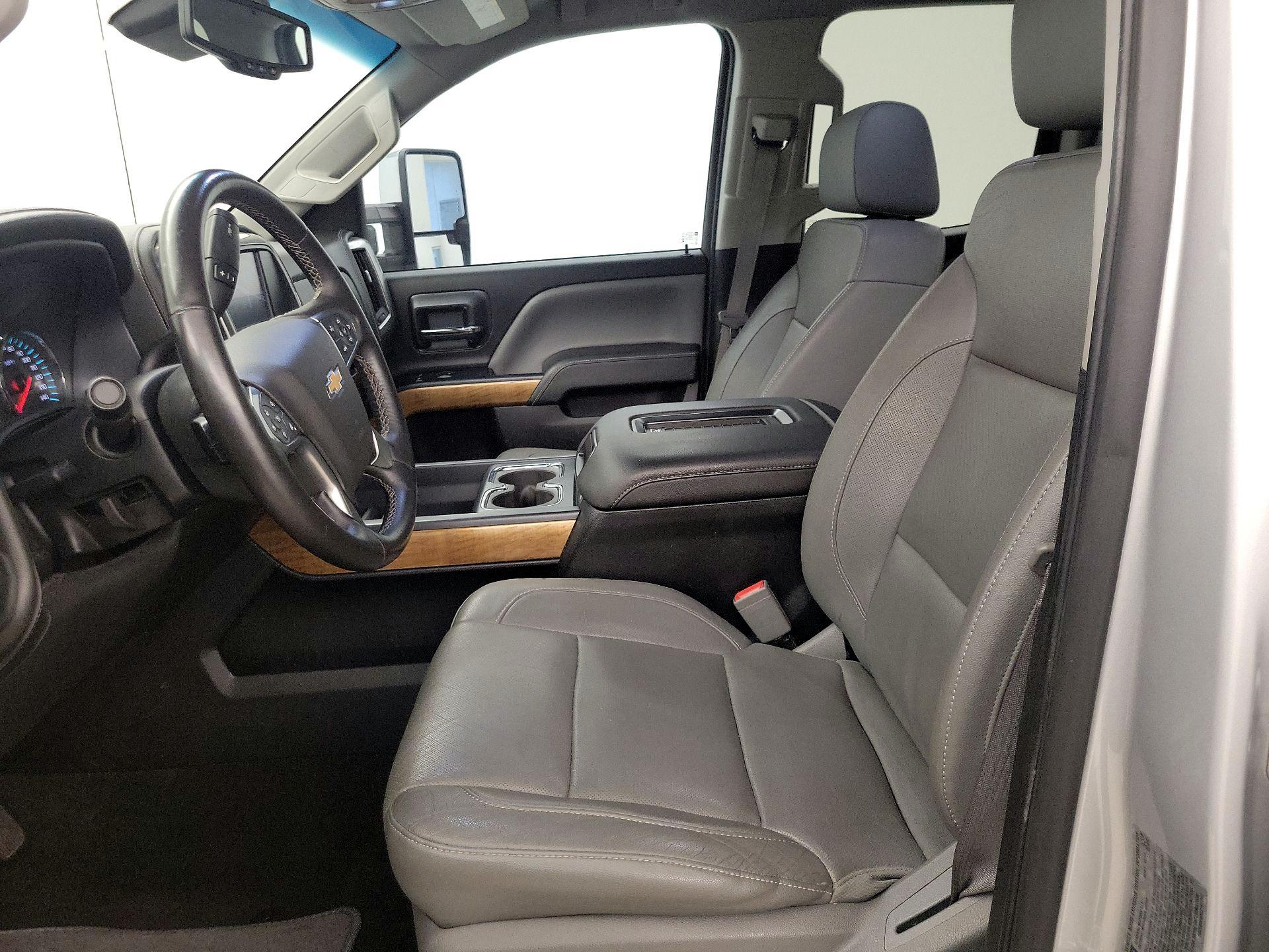 Thumbnail: 2016 Chevrolet Silverado 3500 - 11