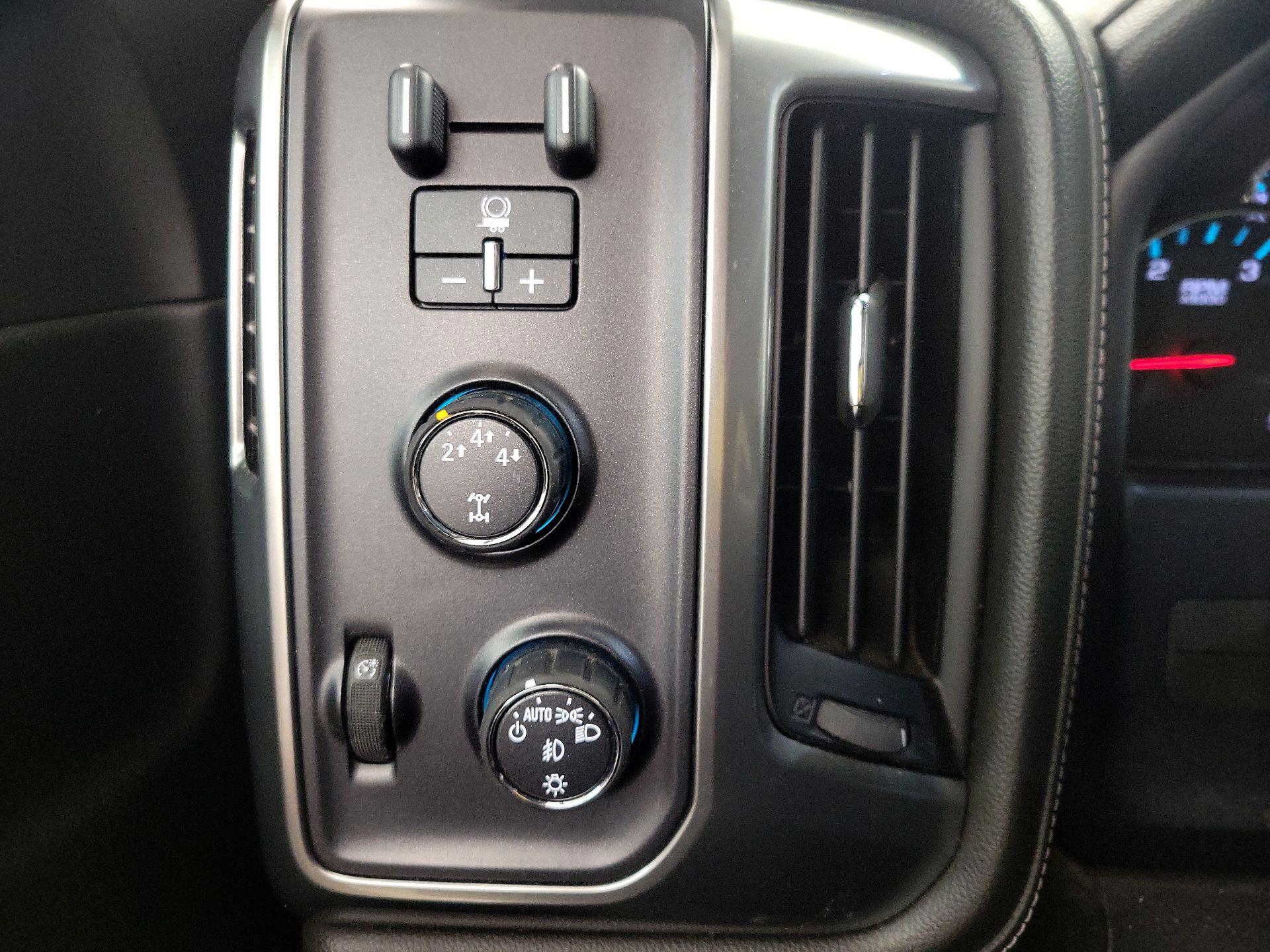 Thumbnail: 2016 Chevrolet Silverado 3500 - 13