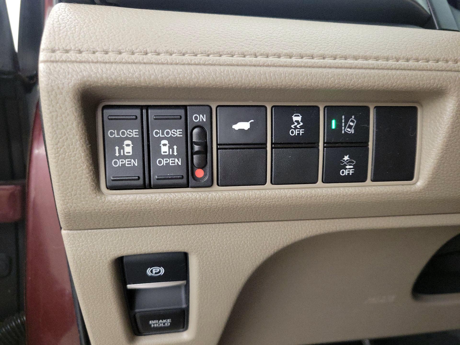 Thumbnail: 2019 Honda Odyssey - 13