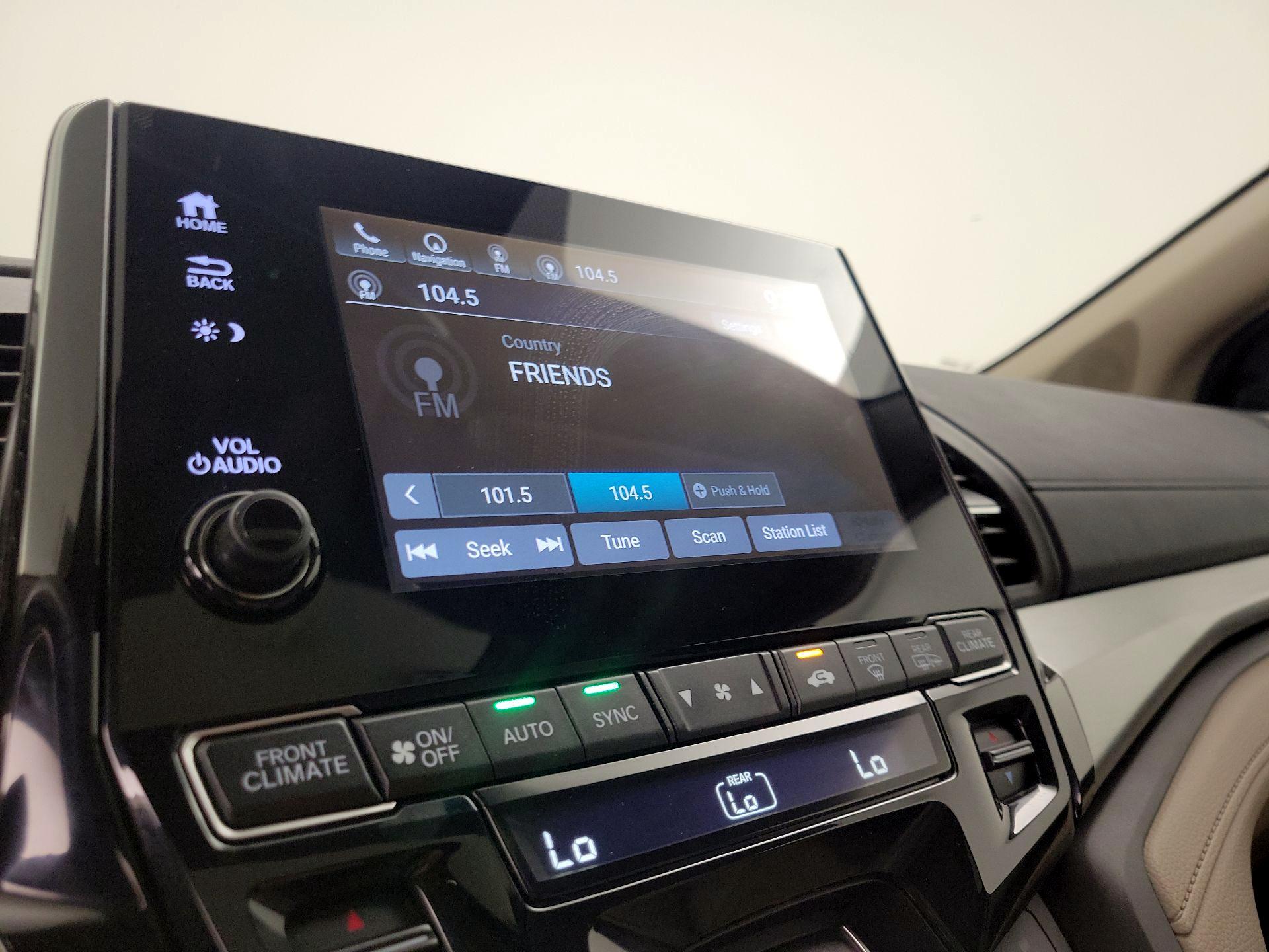 Thumbnail: 2019 Honda Odyssey - 16