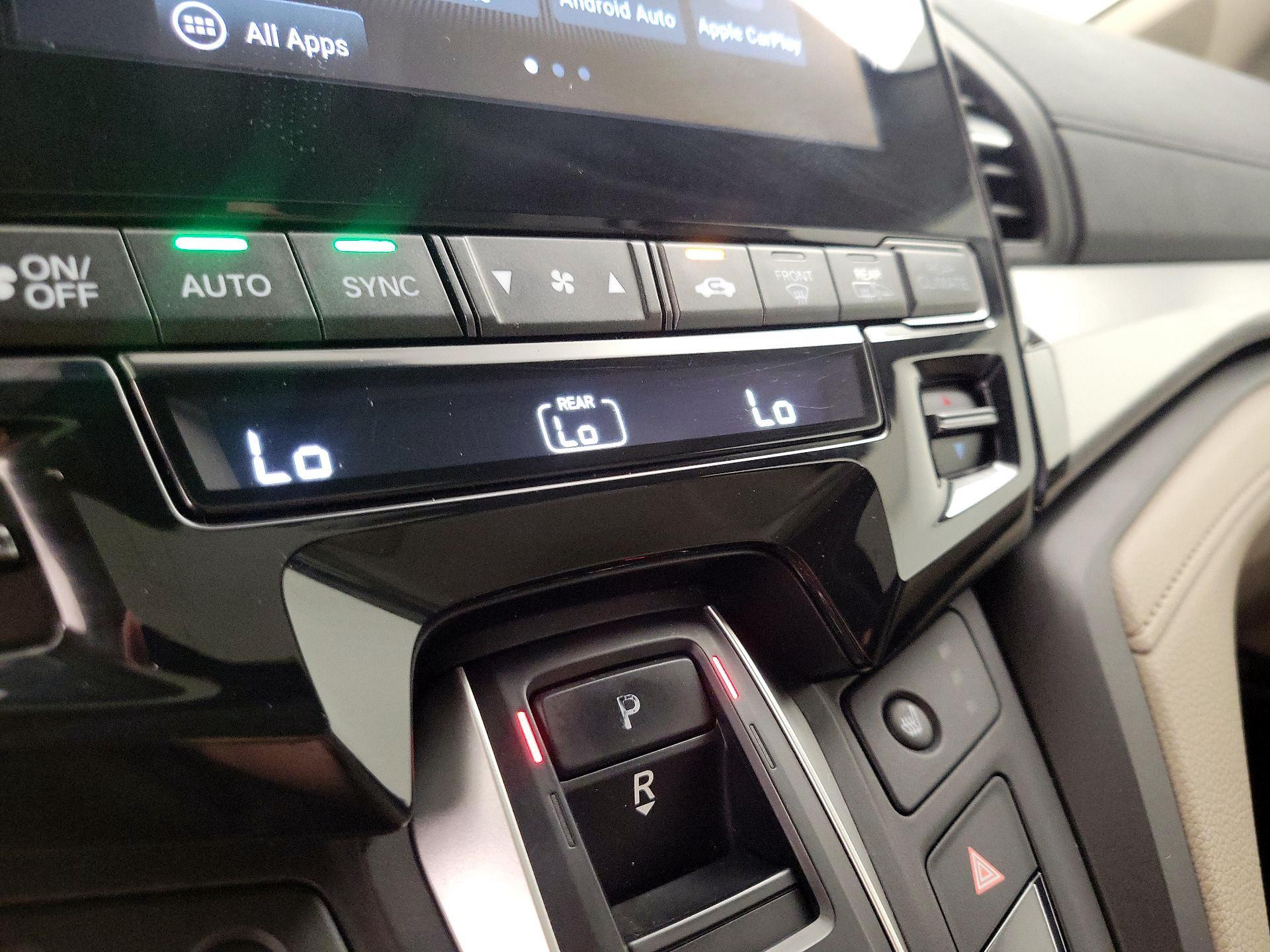 Thumbnail: 2019 Honda Odyssey - 17