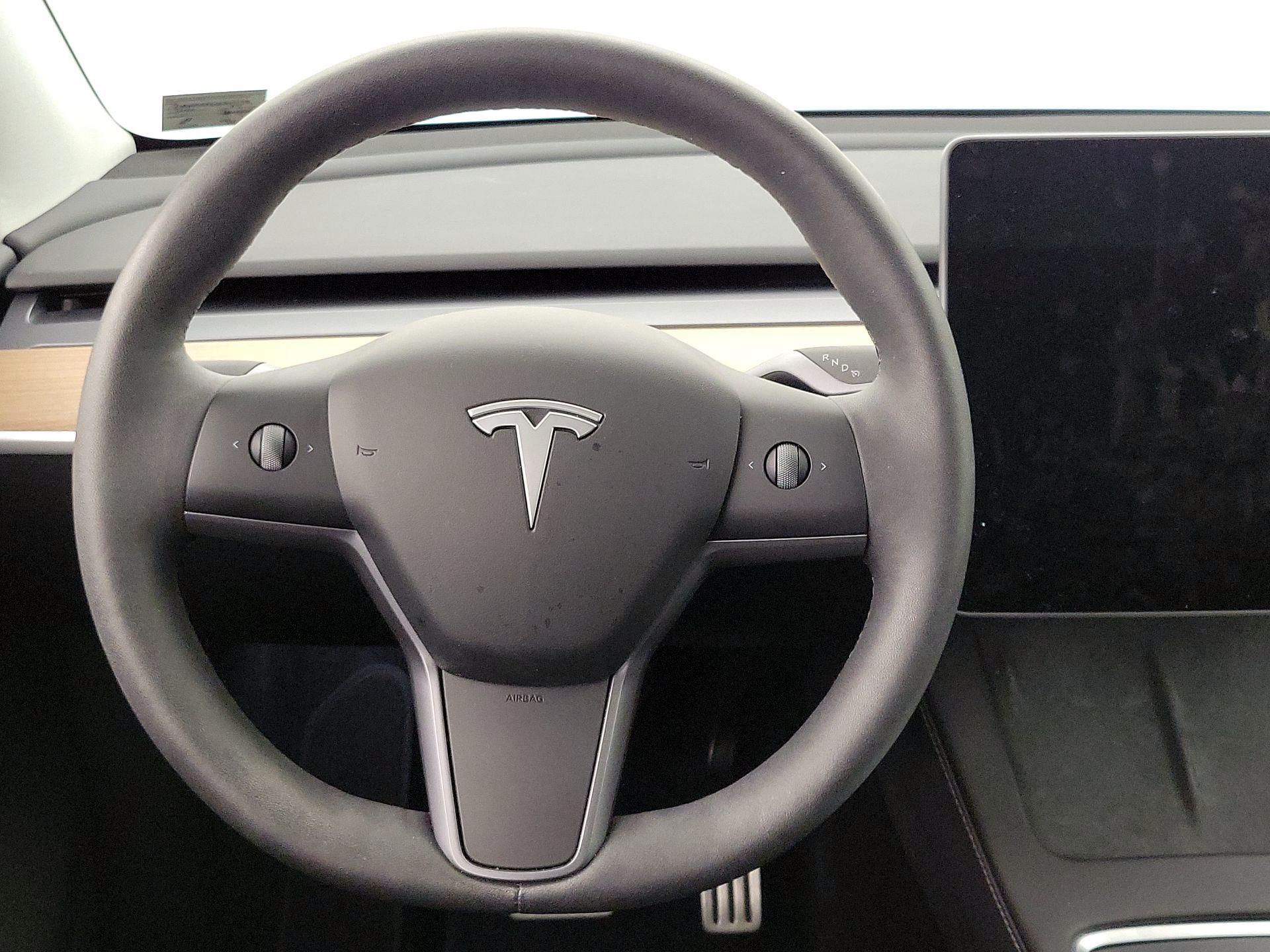 Thumbnail: 2025 Tesla Model Y - 10