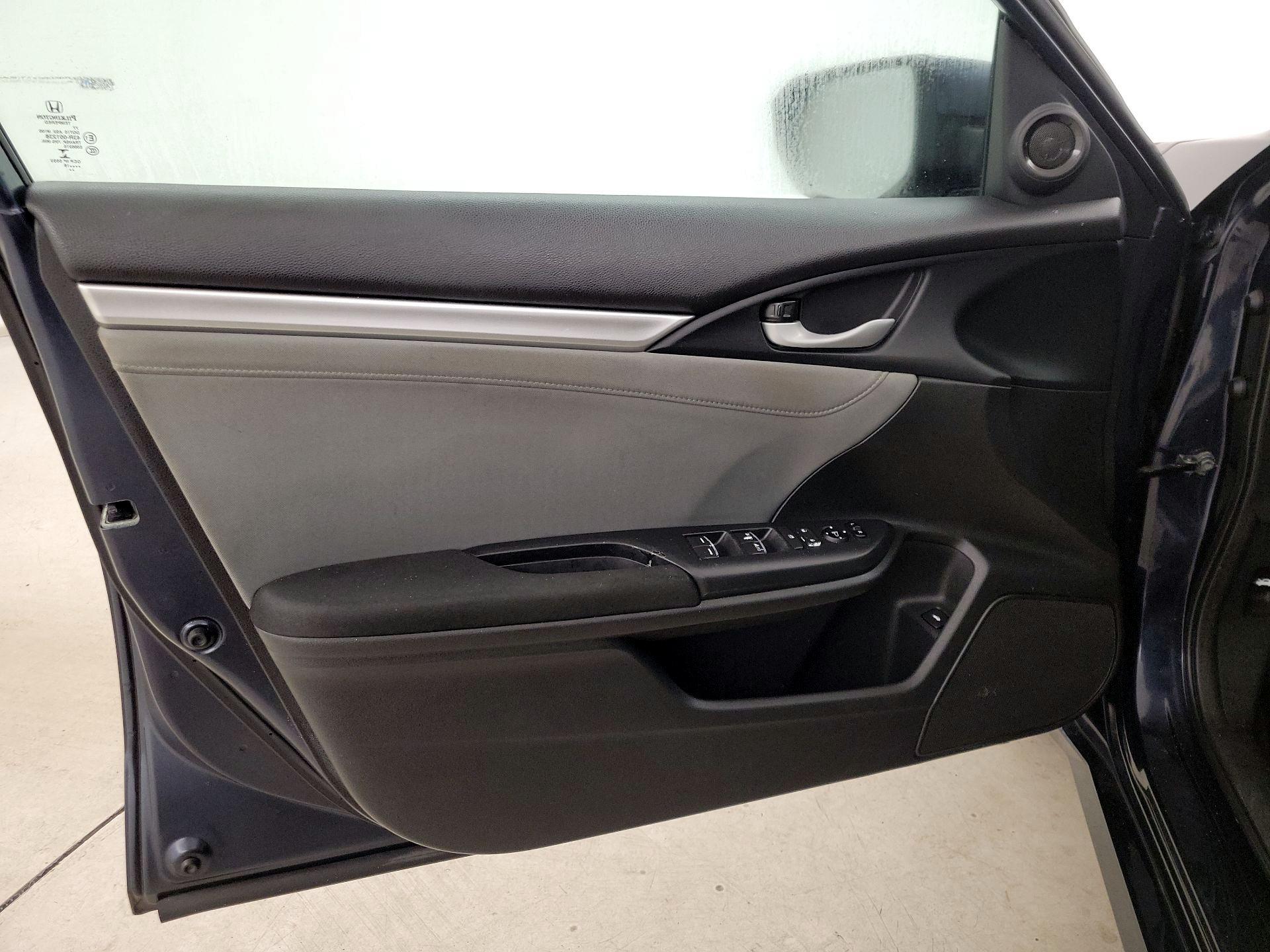 Thumbnail: 2016 Honda Civic - 12