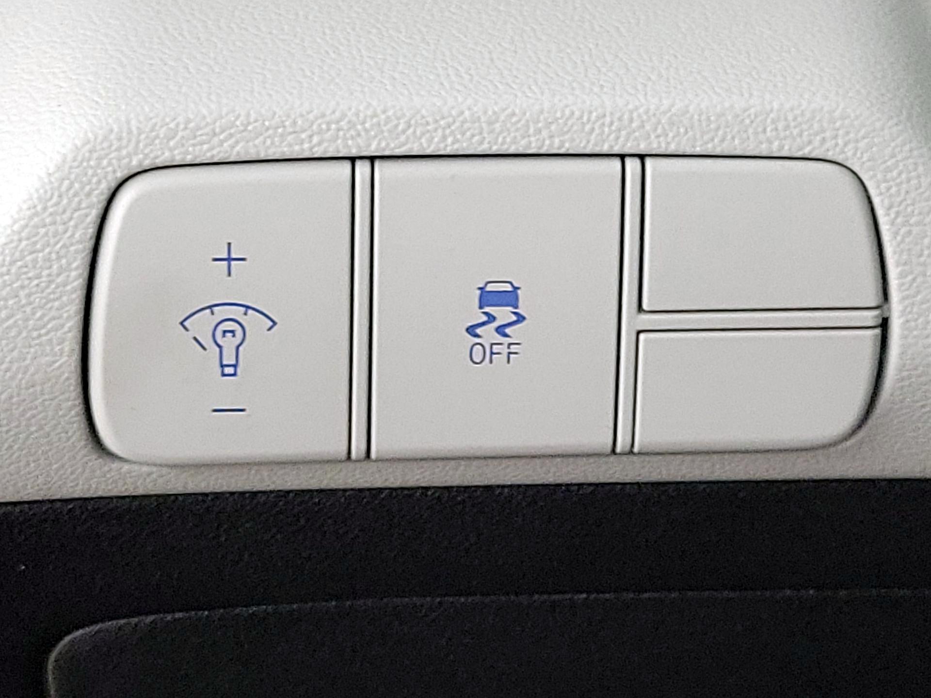 Thumbnail: 2024 Hyundai Elantra - 13