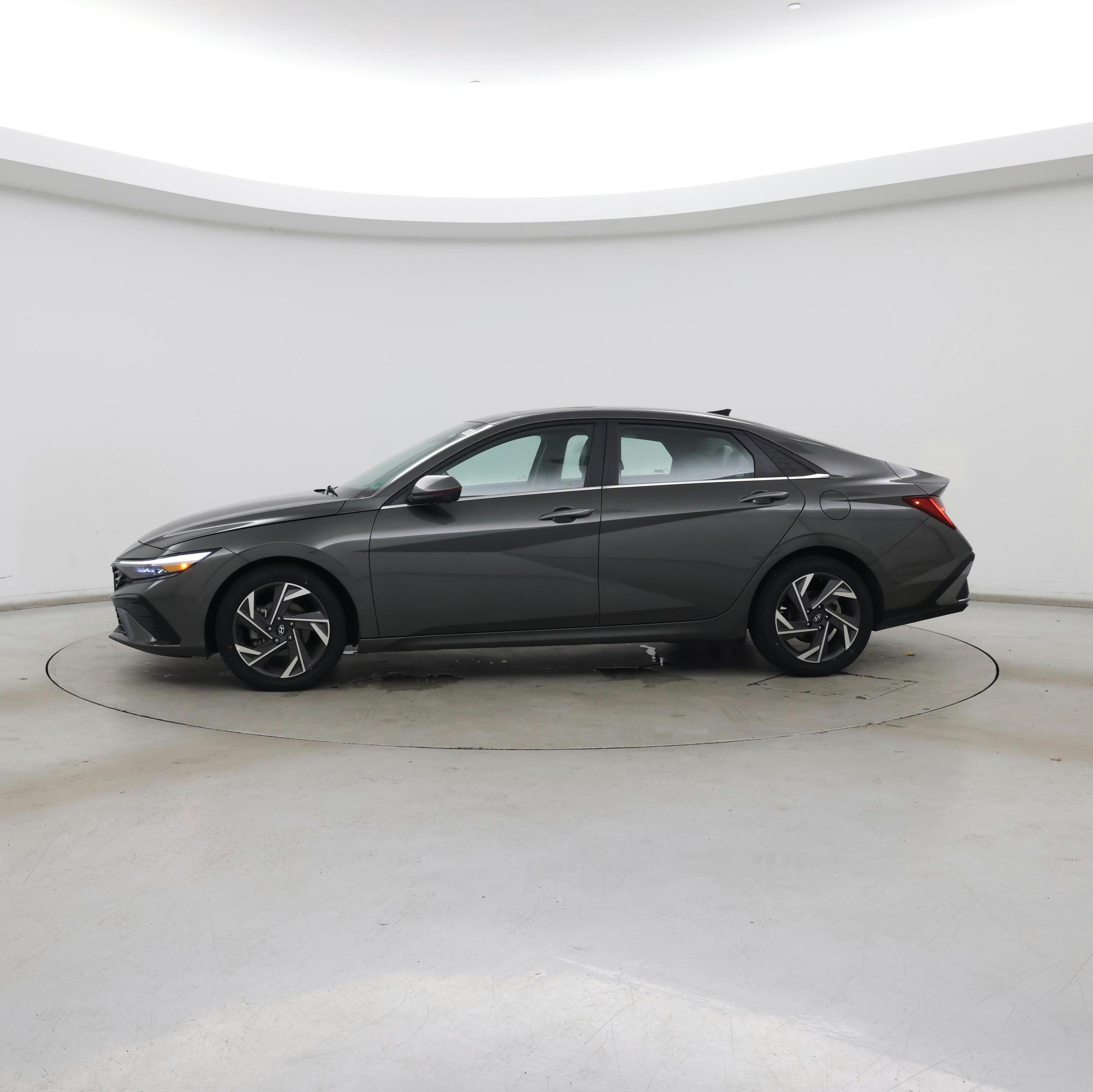 Thumbnail: 2024 Hyundai Elantra - 3