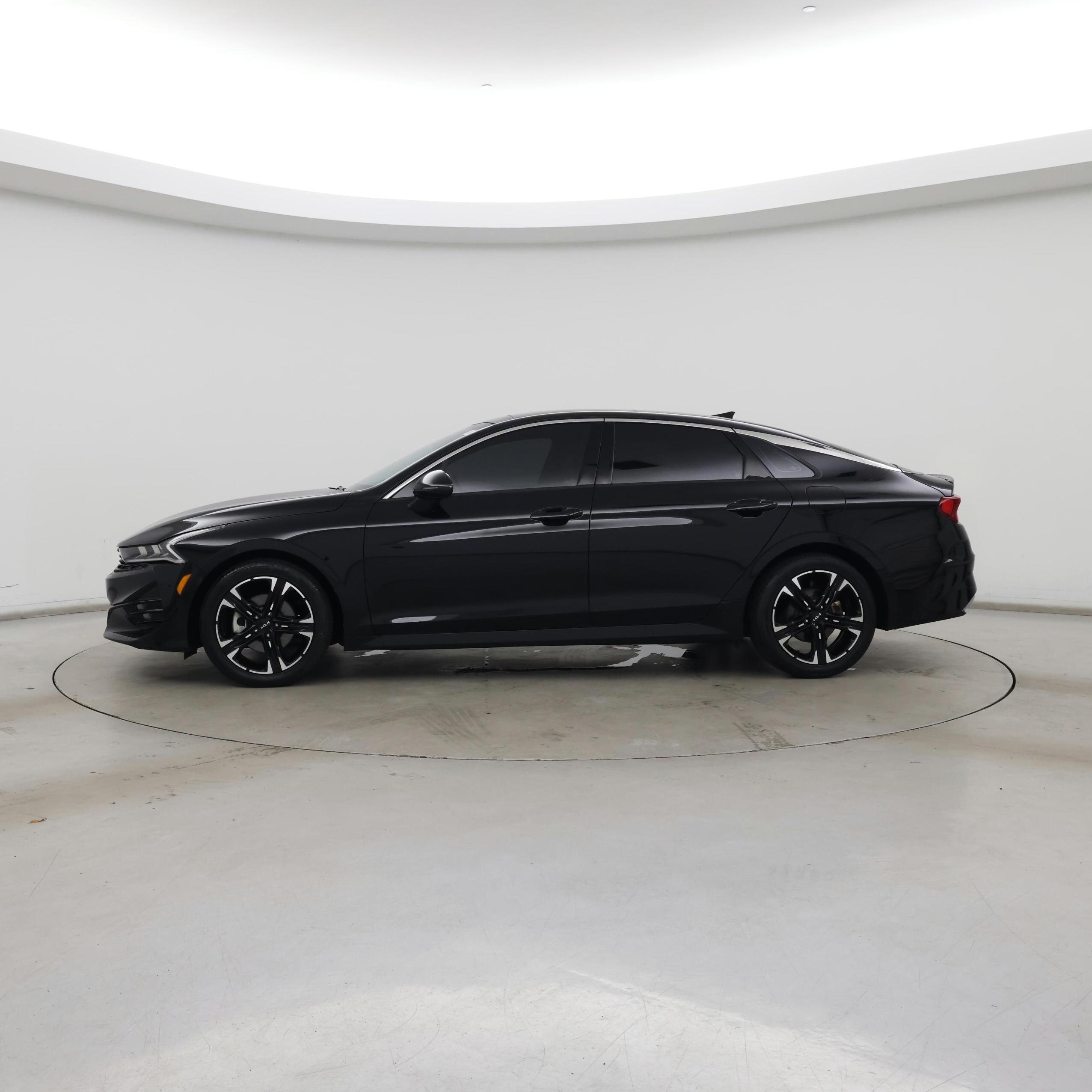 Thumbnail: 2023 Kia K5 - 3