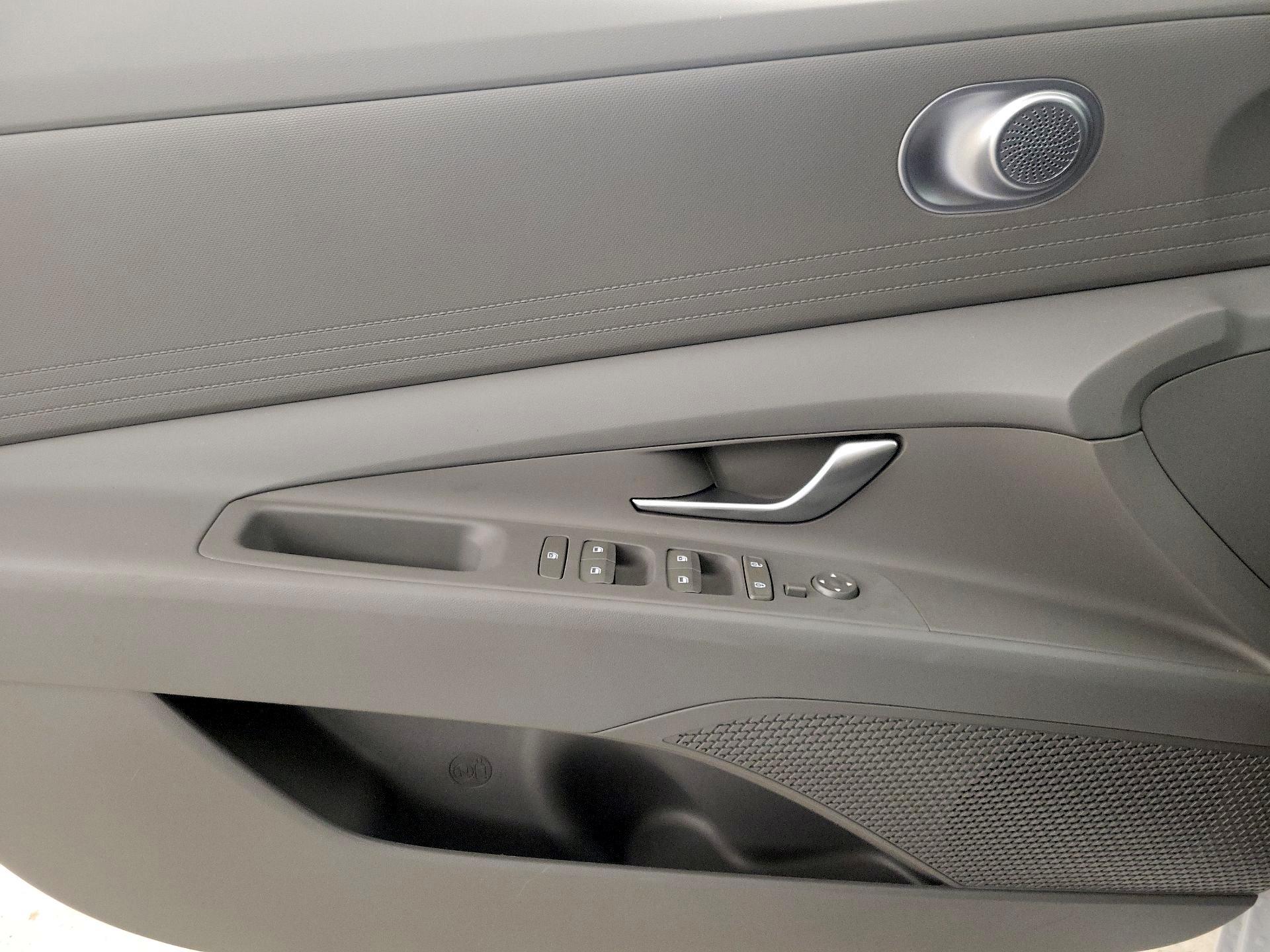 Thumbnail: 2024 Hyundai Elantra - 12