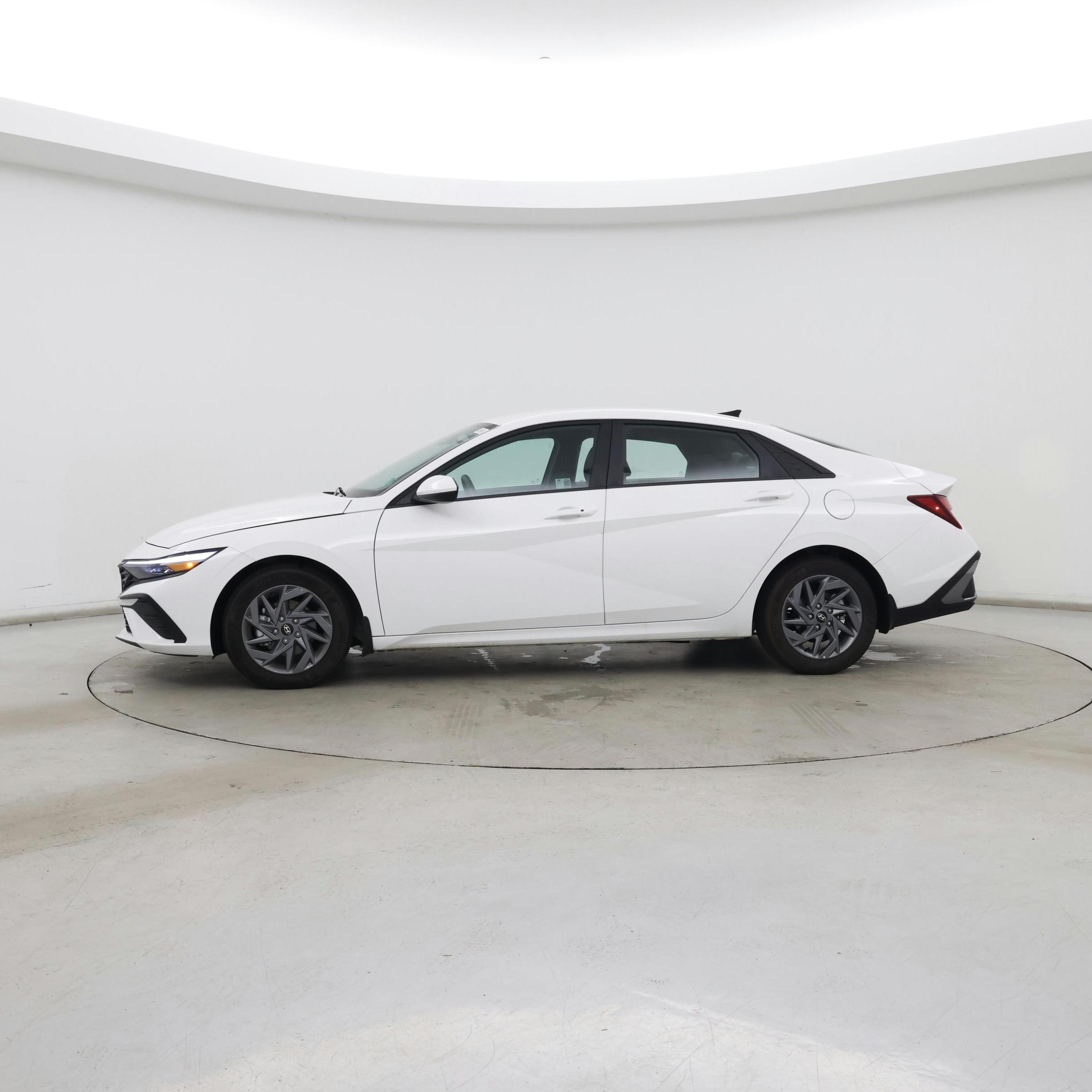 Thumbnail: 2024 Hyundai Elantra - 3