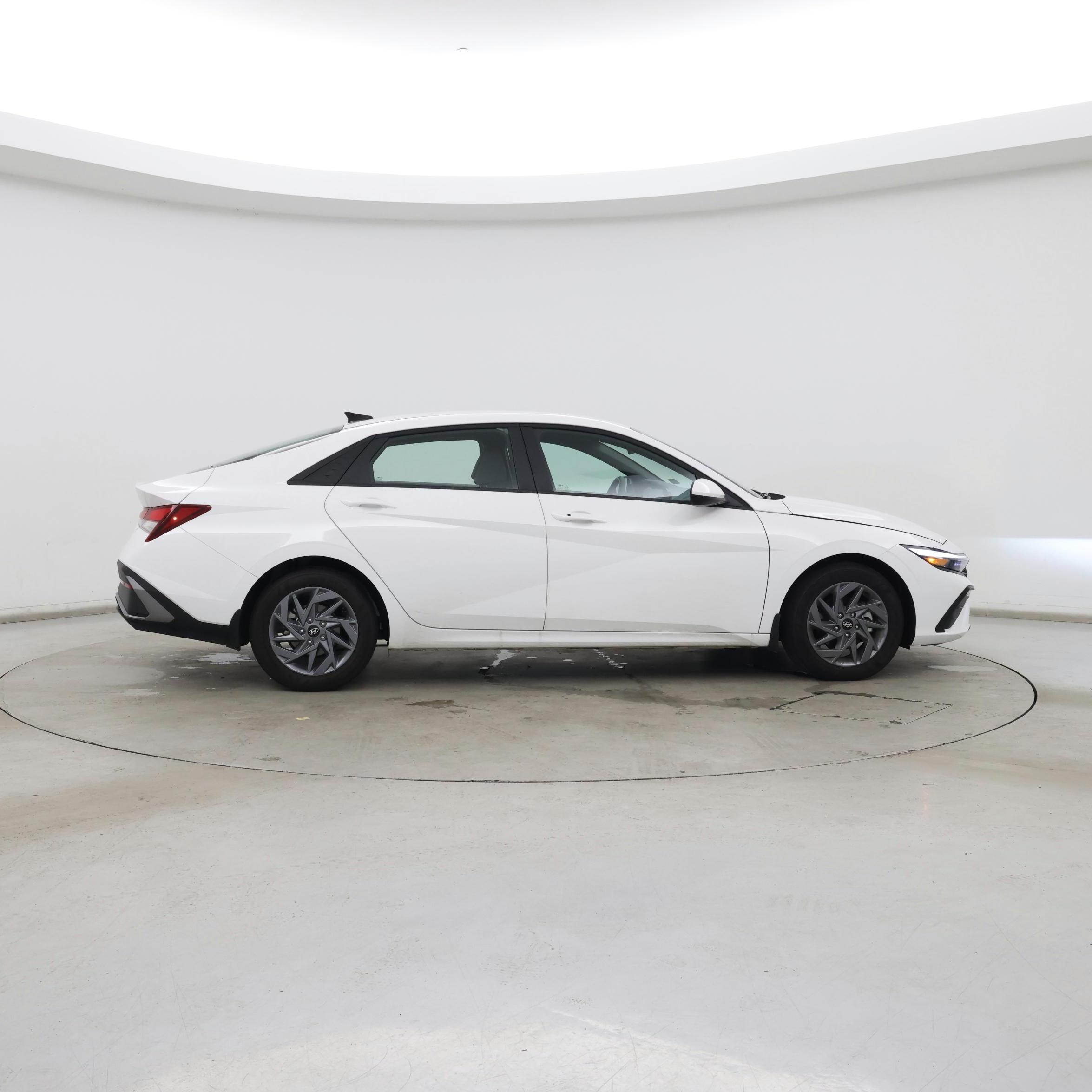 Thumbnail: 2024 Hyundai Elantra - 7