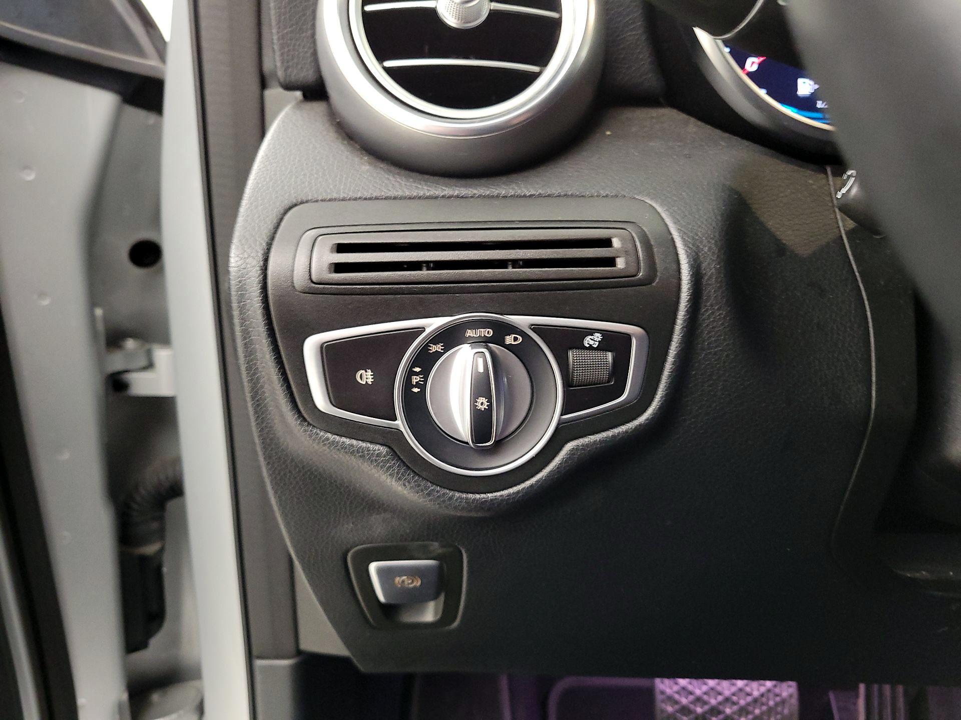 Thumbnail: 2020 Mercedes-Benz GLC - 13