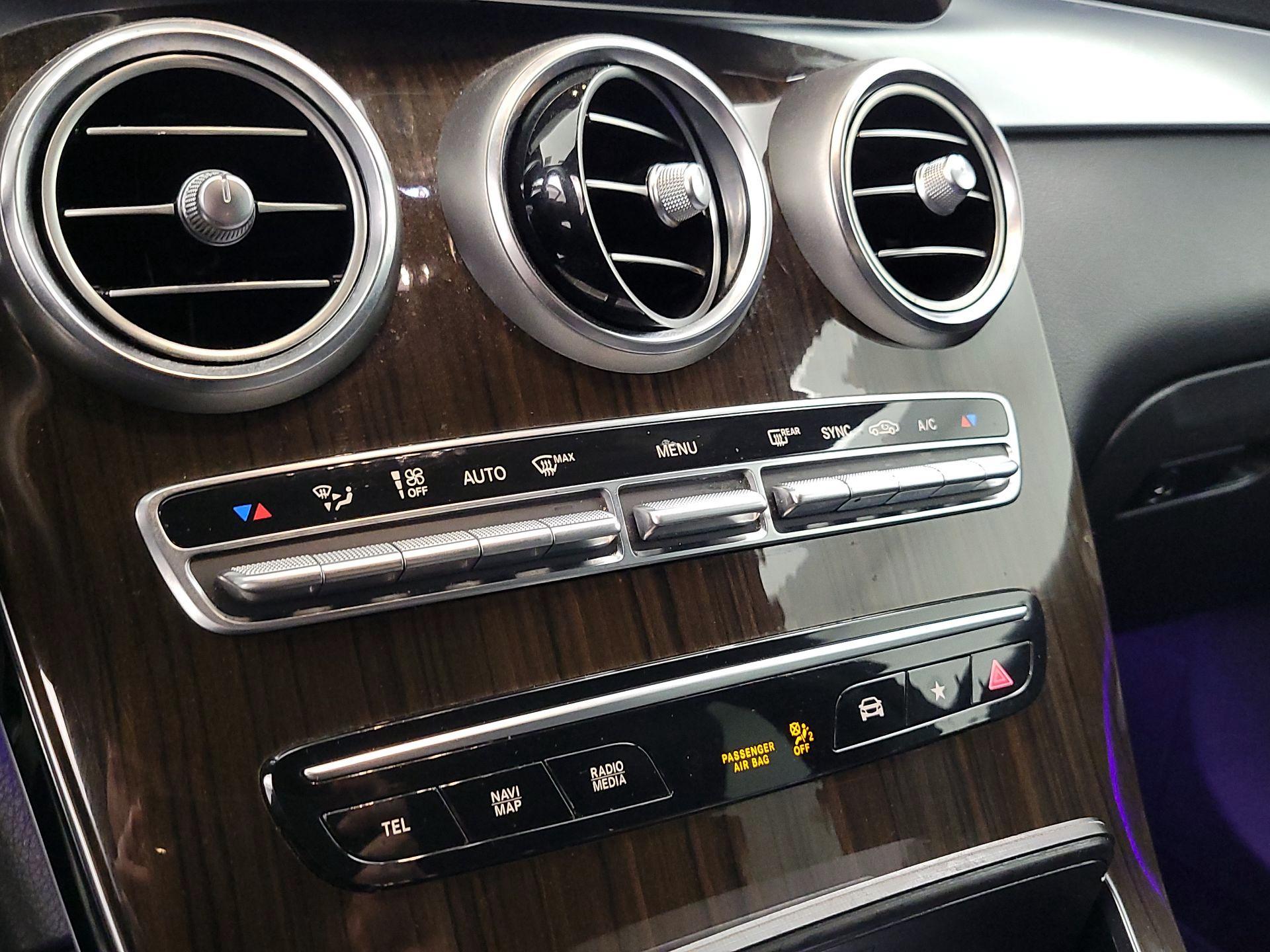 Thumbnail: 2020 Mercedes-Benz GLC - 16