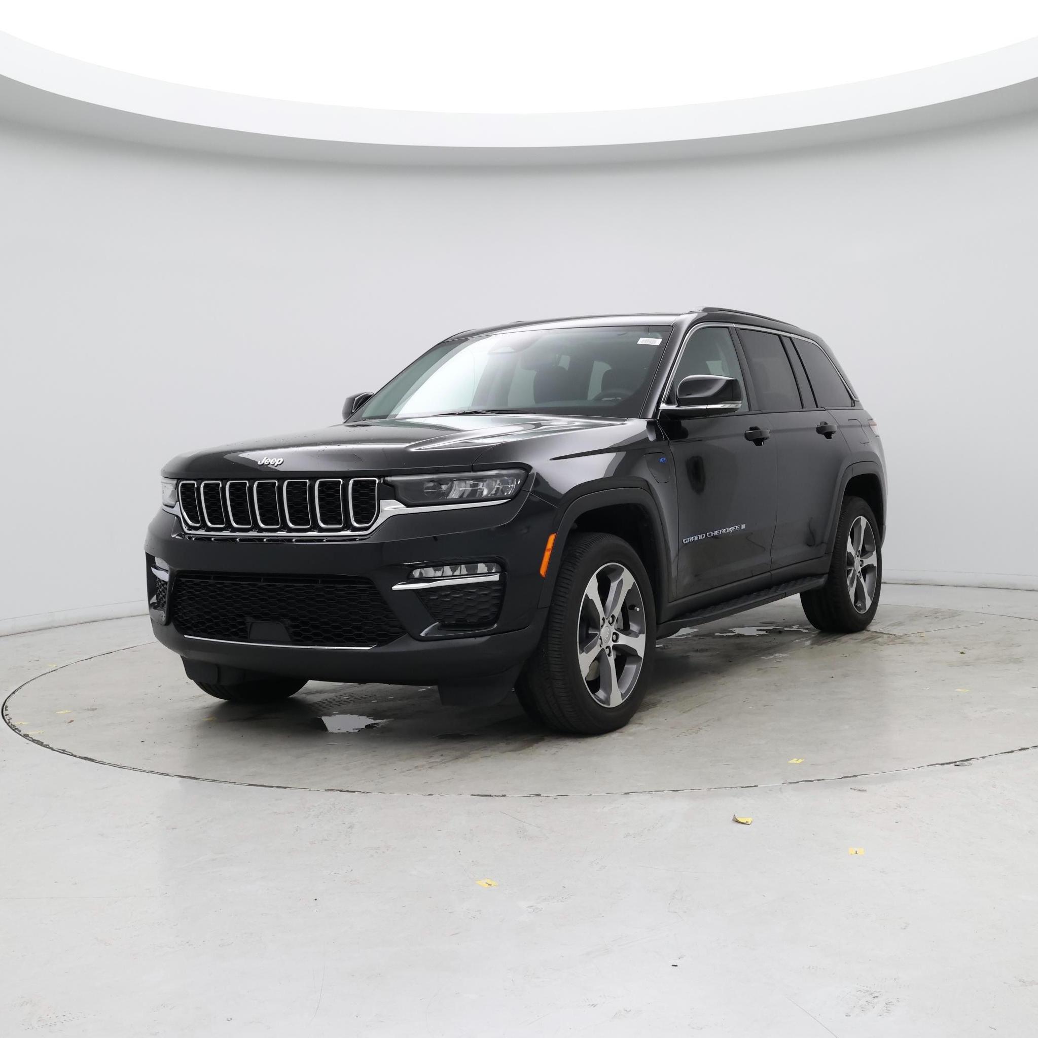 Thumbnail: 2023 Jeep Grand Cherokee - 4