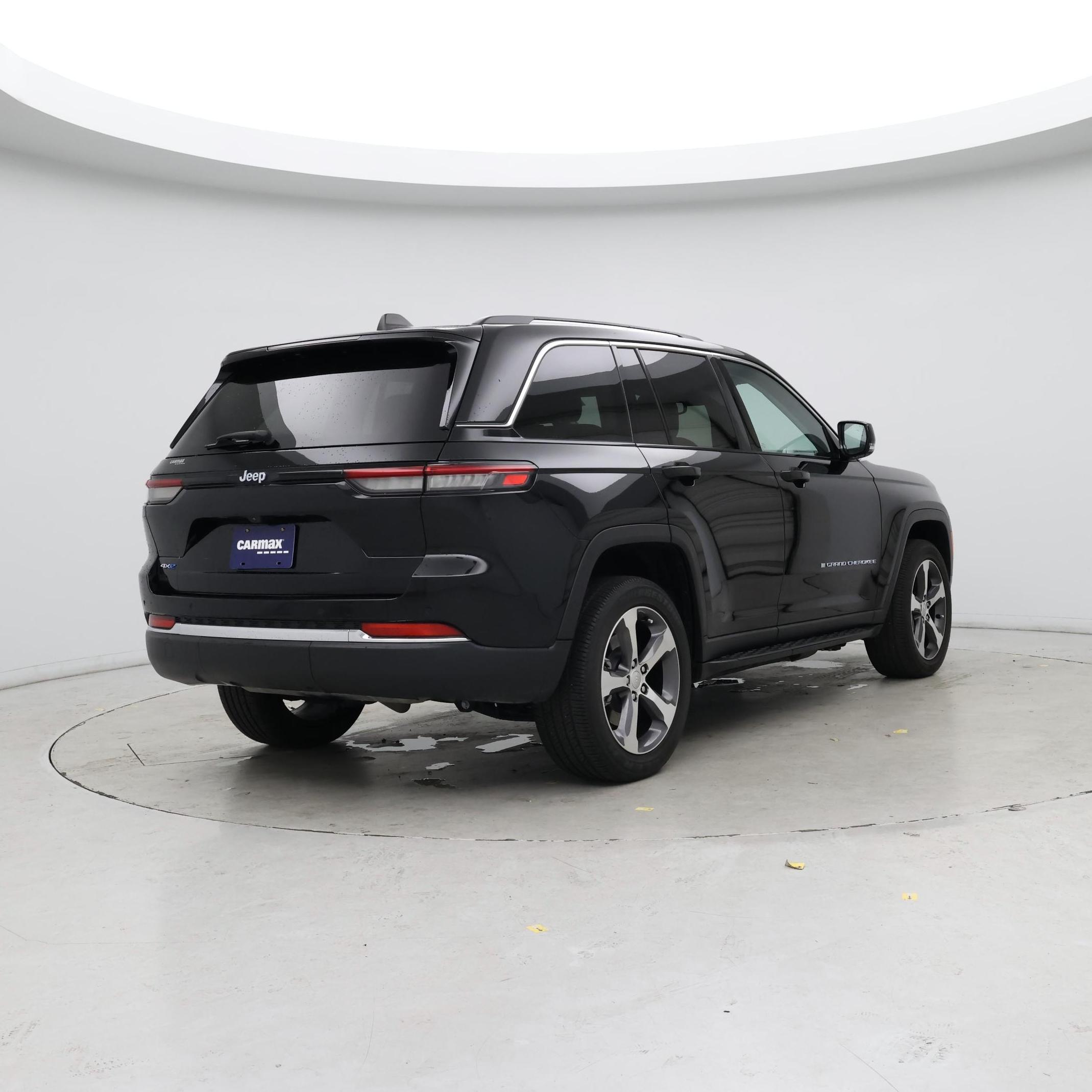 Thumbnail: 2023 Jeep Grand Cherokee - 8