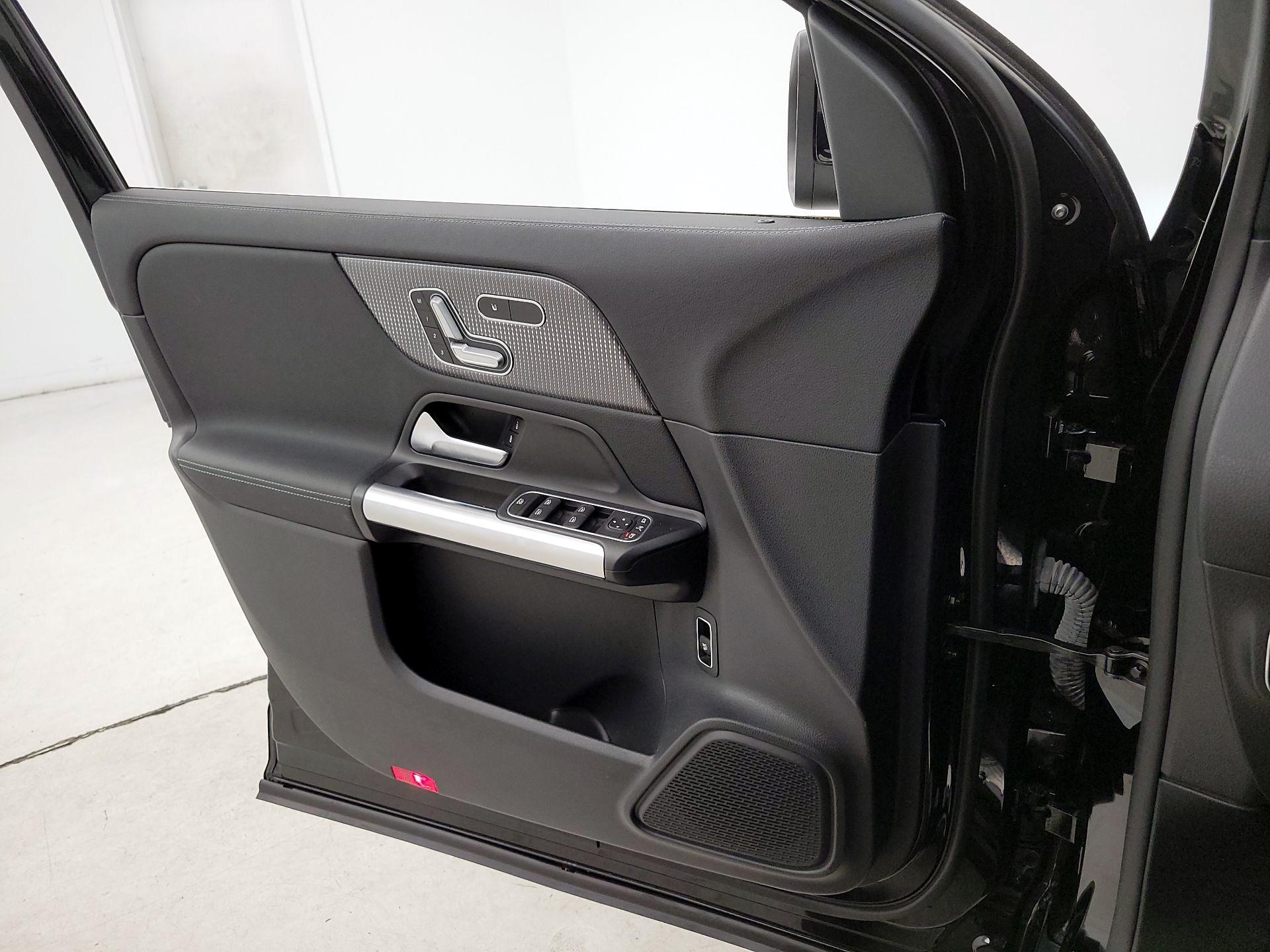 Thumbnail: 2021 Mercedes-Benz GLA - 12