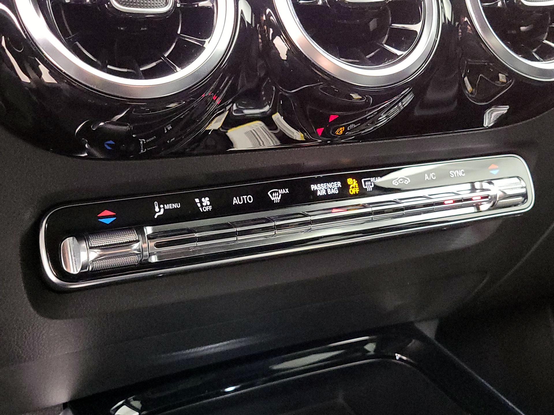 Thumbnail: 2021 Mercedes-Benz GLA - 16