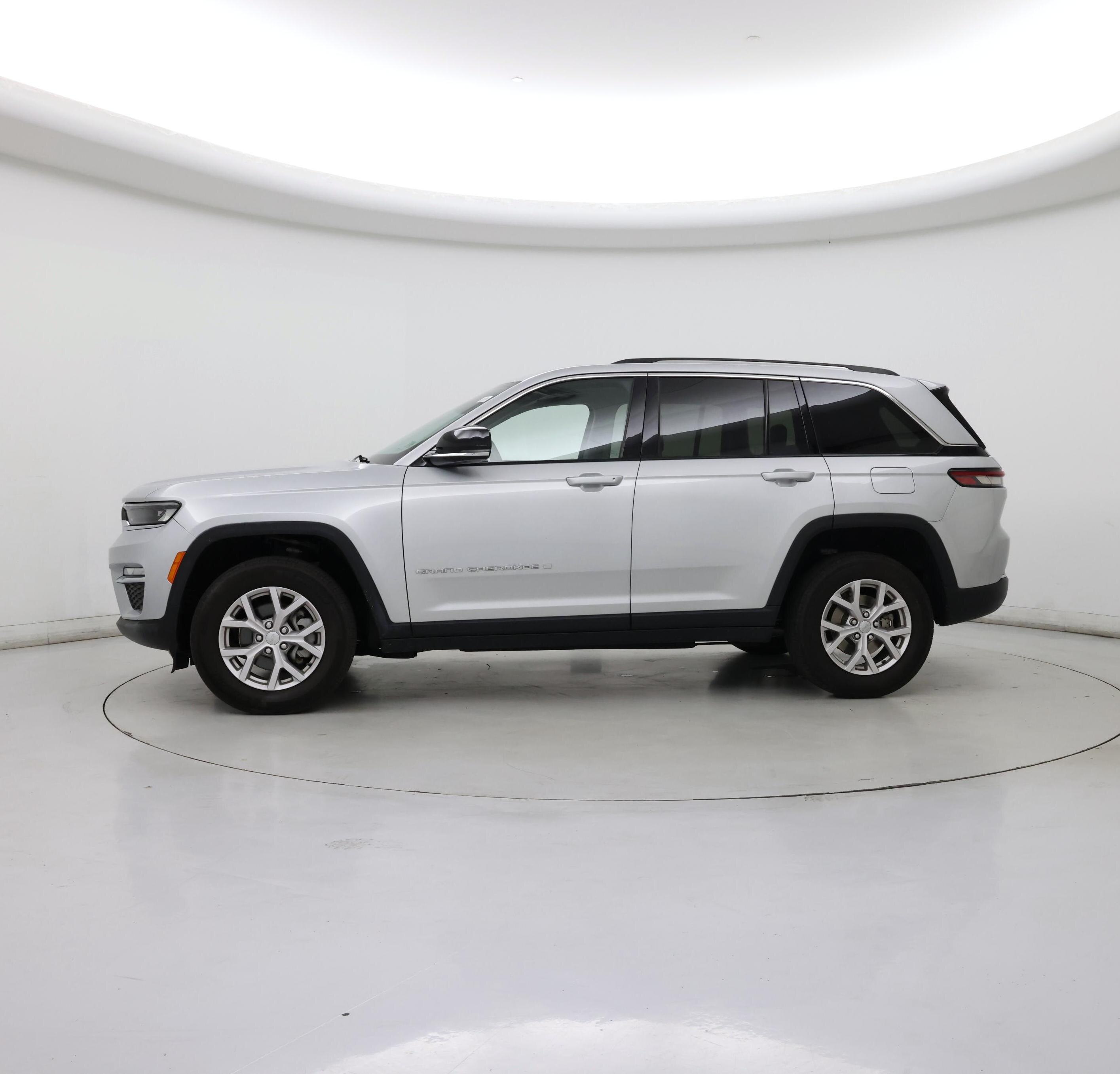 Thumbnail: 2022 Jeep Grand Cherokee - 3