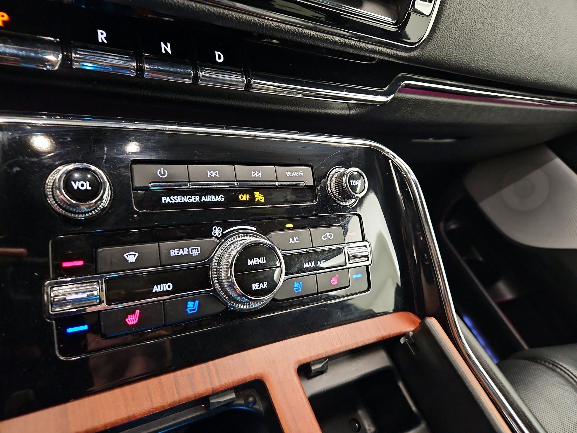 Thumbnail: 2020 Lincoln Navigator - 17