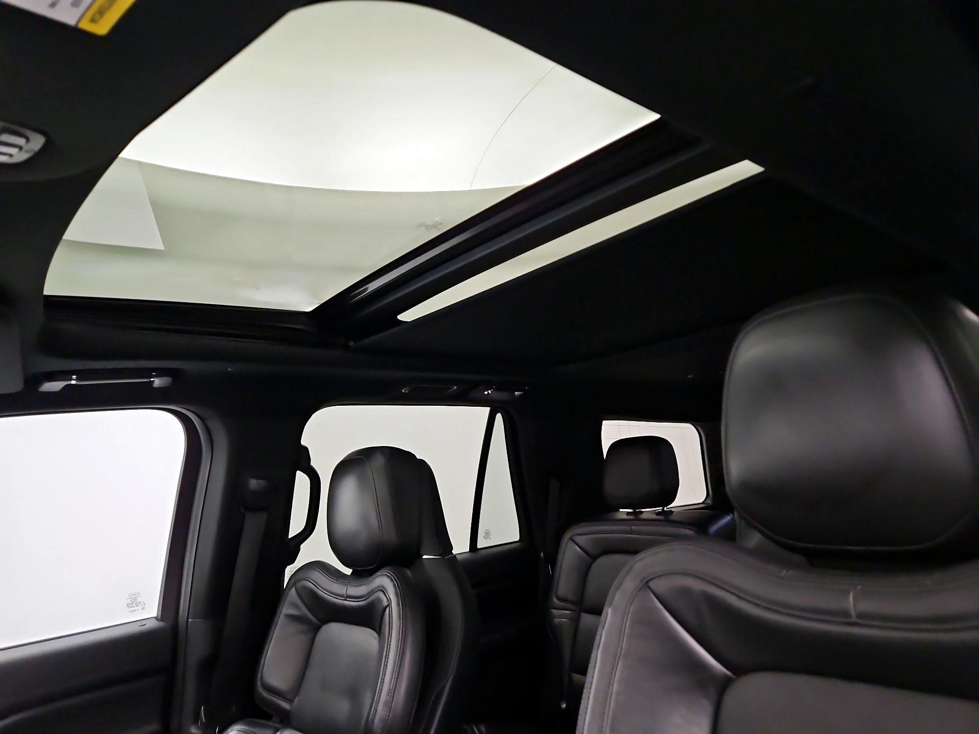 Thumbnail: 2020 Lincoln Navigator - 20