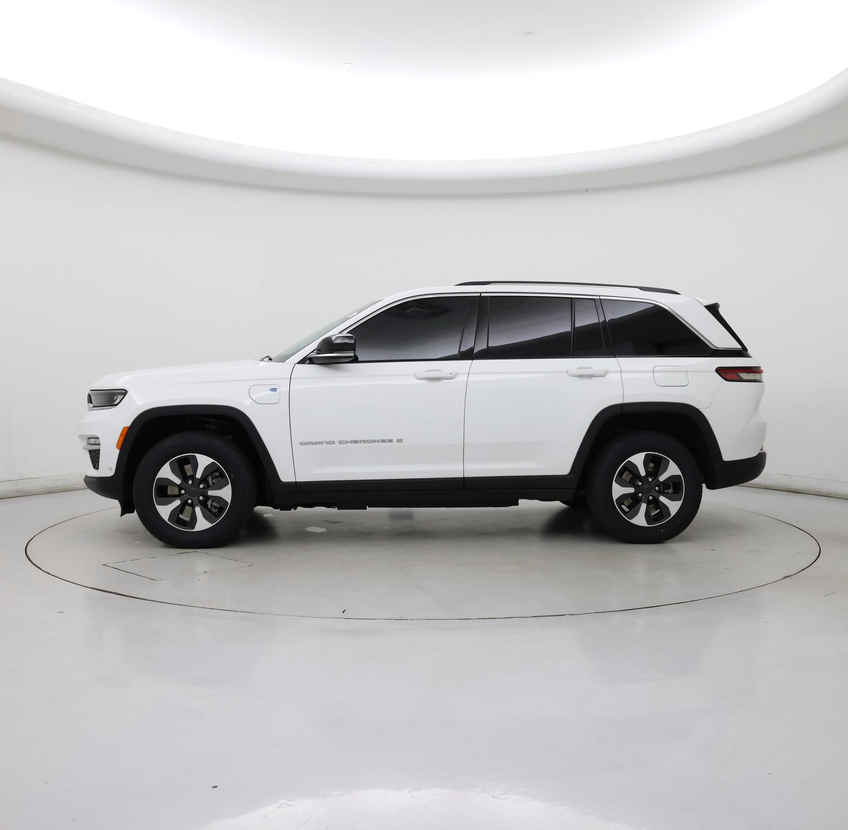 Thumbnail: 2023 Jeep Grand Cherokee - 3