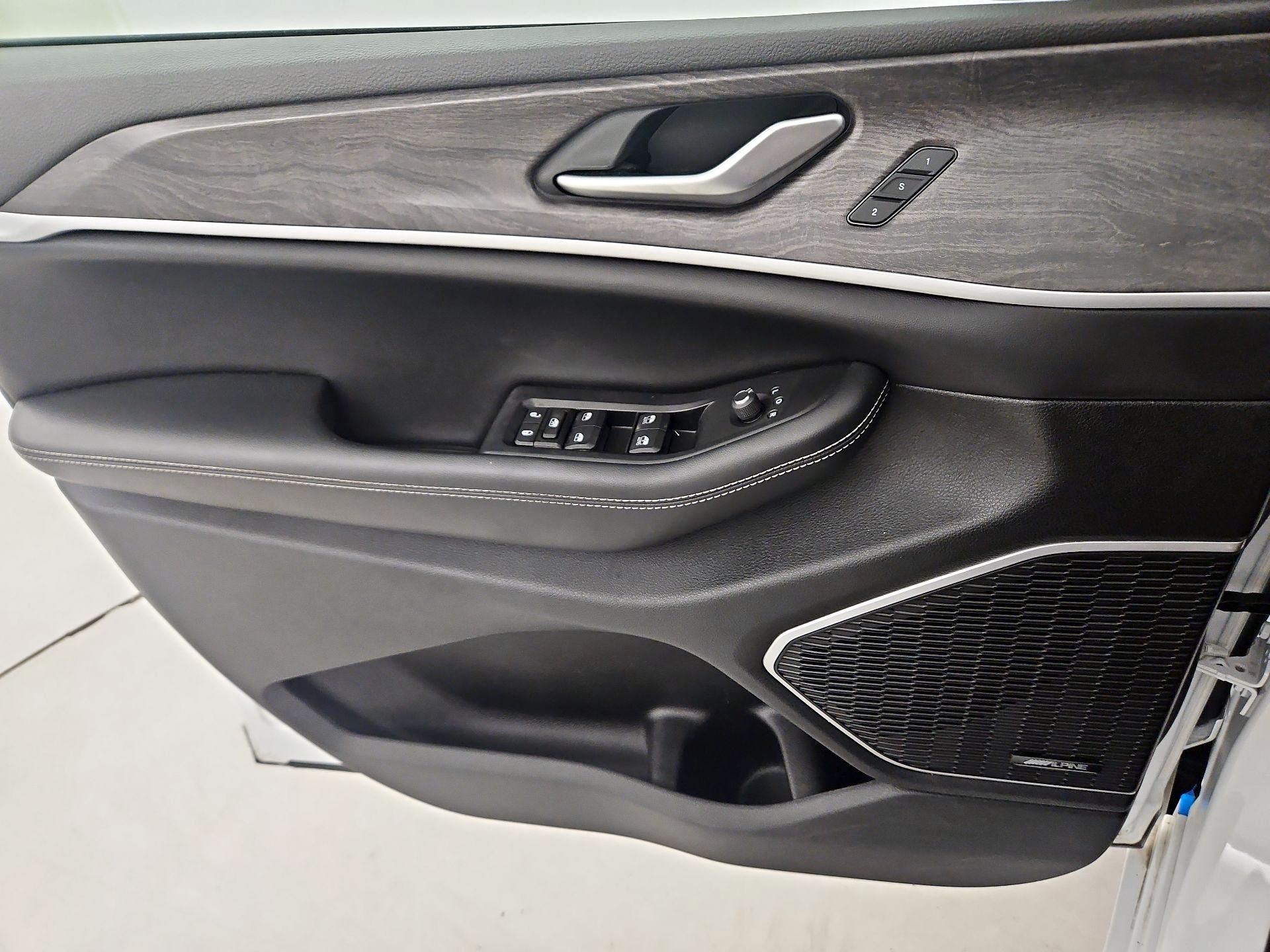 Thumbnail: 2023 Jeep Grand Cherokee - 12