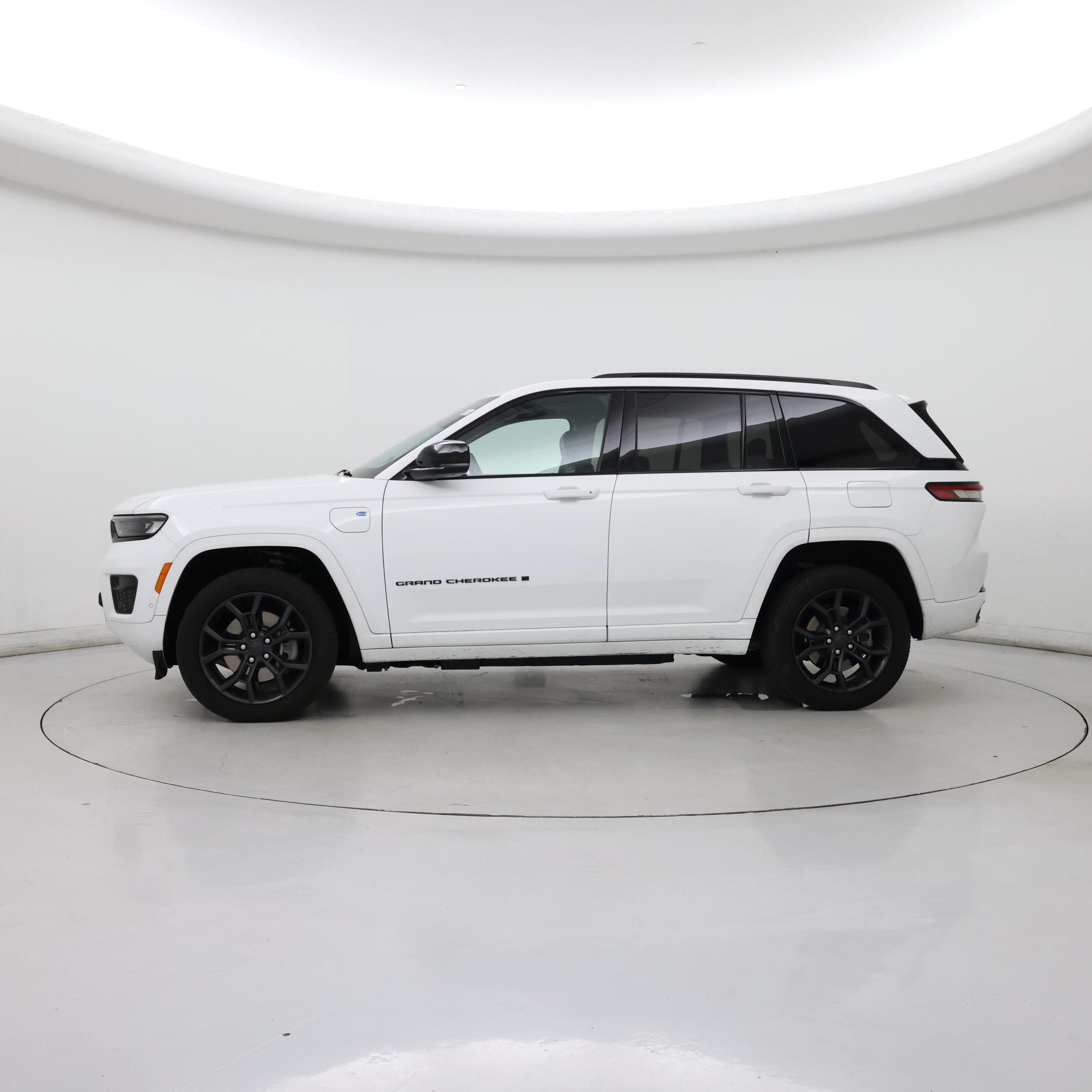 Thumbnail: 2023 Jeep Grand Cherokee - 3